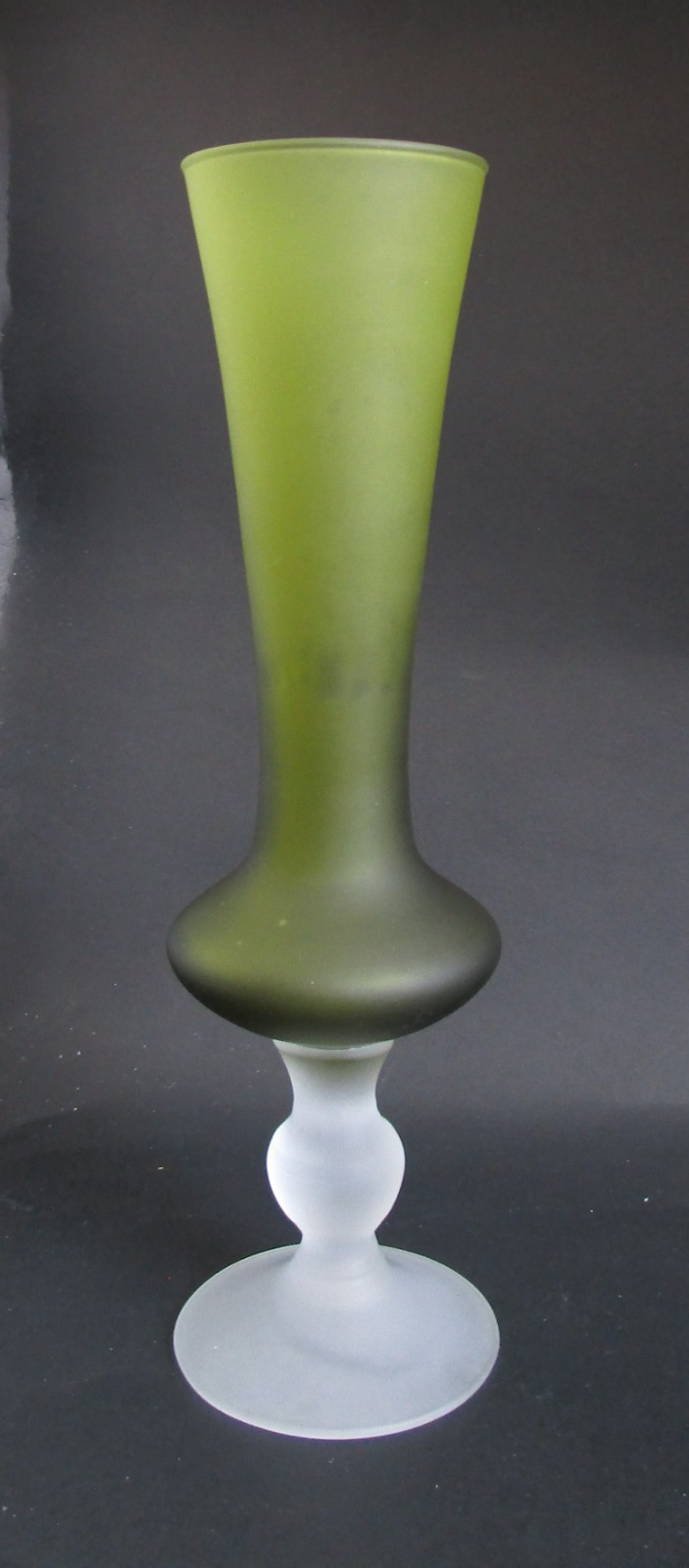 MCM Venetian V.A.M. Vetro Artistico Murano 🥑 Bud Vase Satin Glass Applied Stem