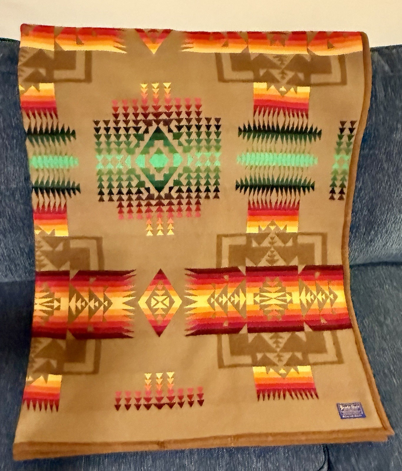 VINTAGE PENDLETON BEAVER STATE WOOL BLANKET SOUTHWEST NATIVE AMERICAN 64” X 80” VINTAGE PENDLETON BEAVER STATE WOOL BLANKET SOUTHWEST NATIVE AMERICAN 64” X 80”