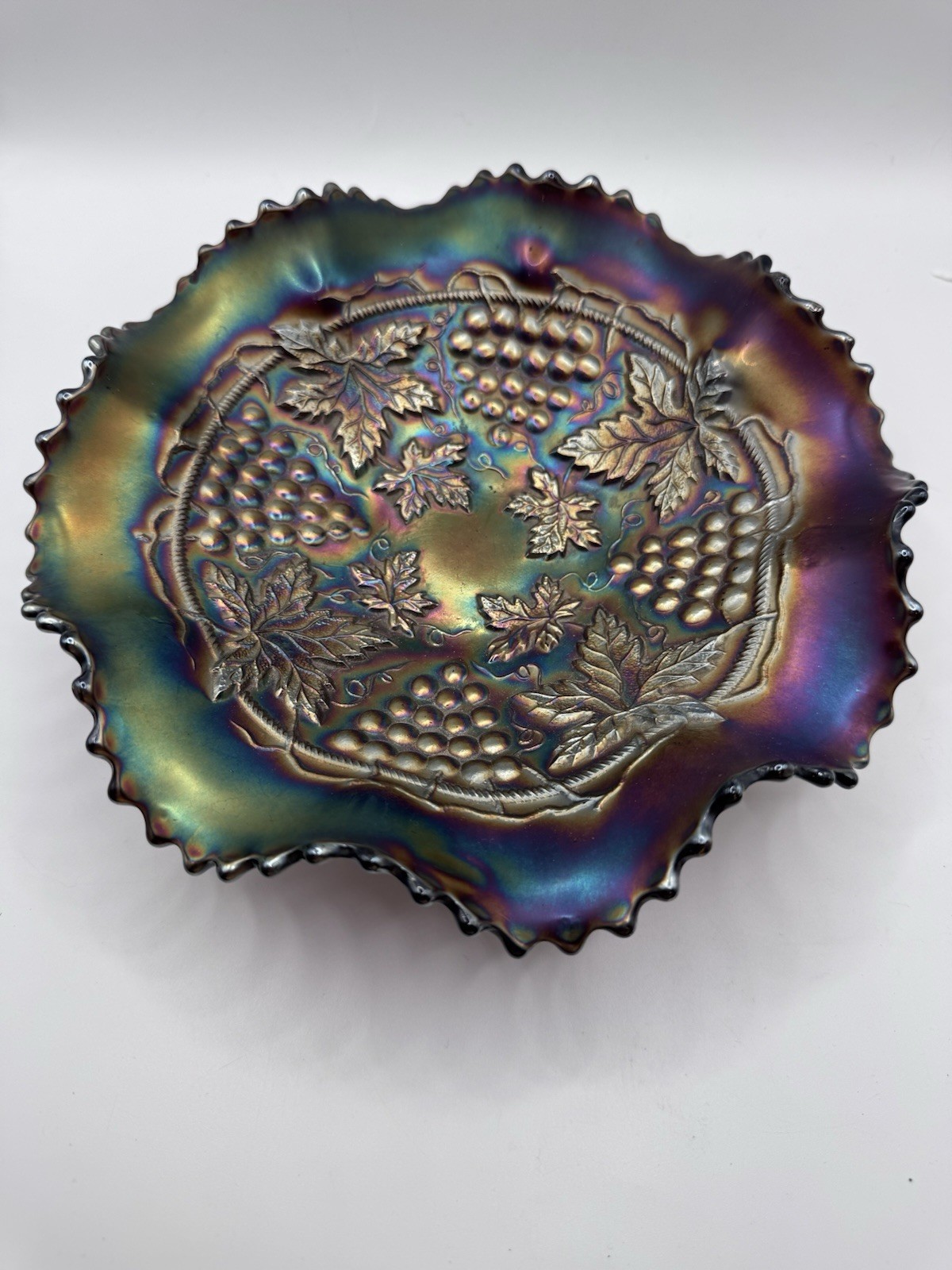 Northwood Amethyst Carnival Glass Bowl Grape And Cable Purple Ruffled Antique