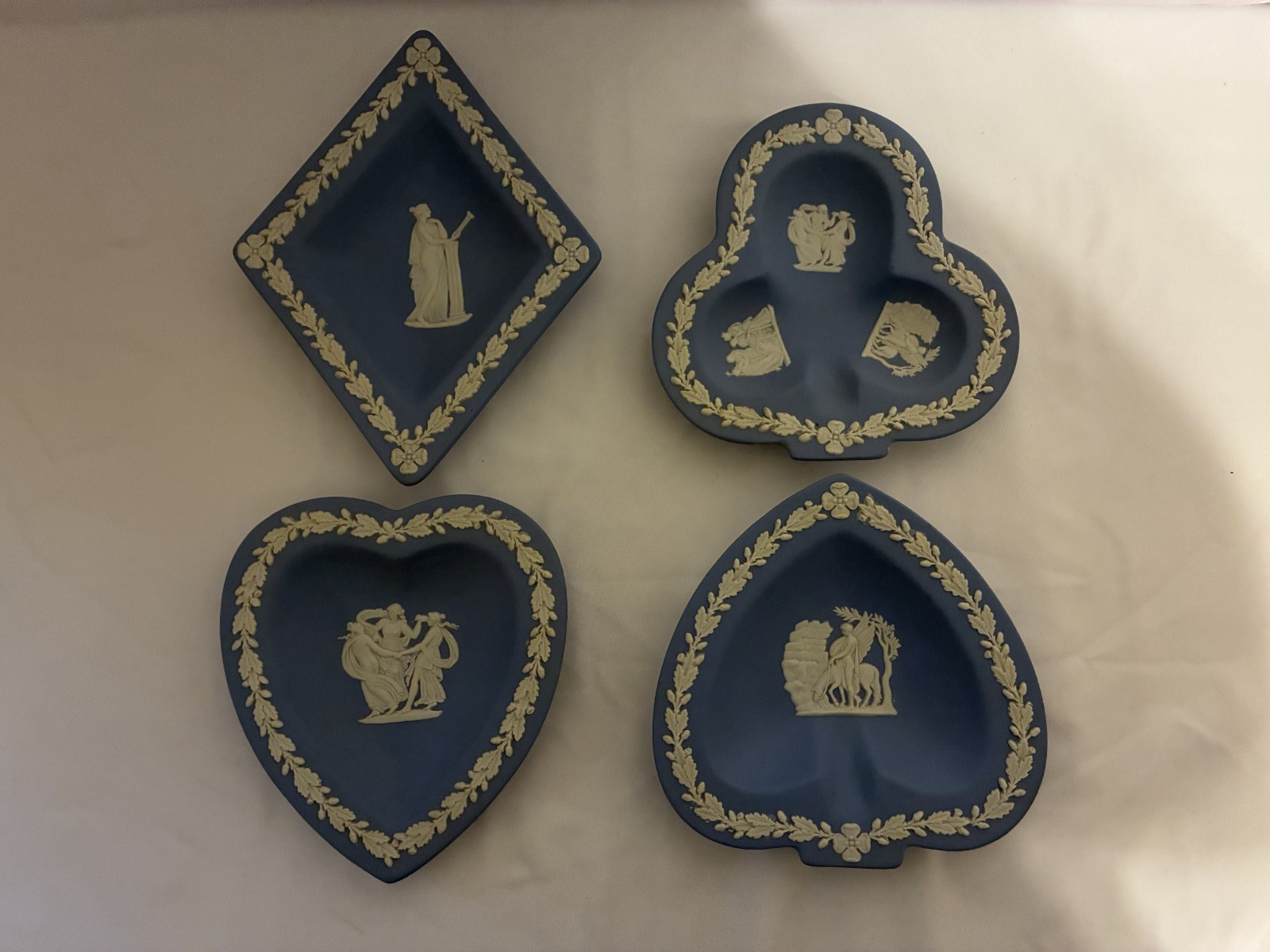 Vintage Wedgwood Blue Jasperware Set 4 Card Suit Dishes Heart Spade Club Diamond