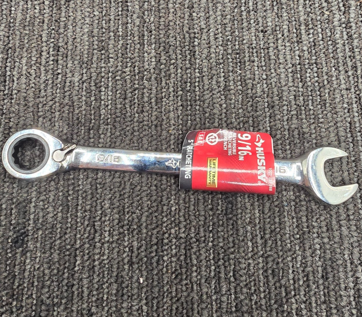 Husky 1001381388: Reversible Ratcheting Combination Wrench 9/16 Inch