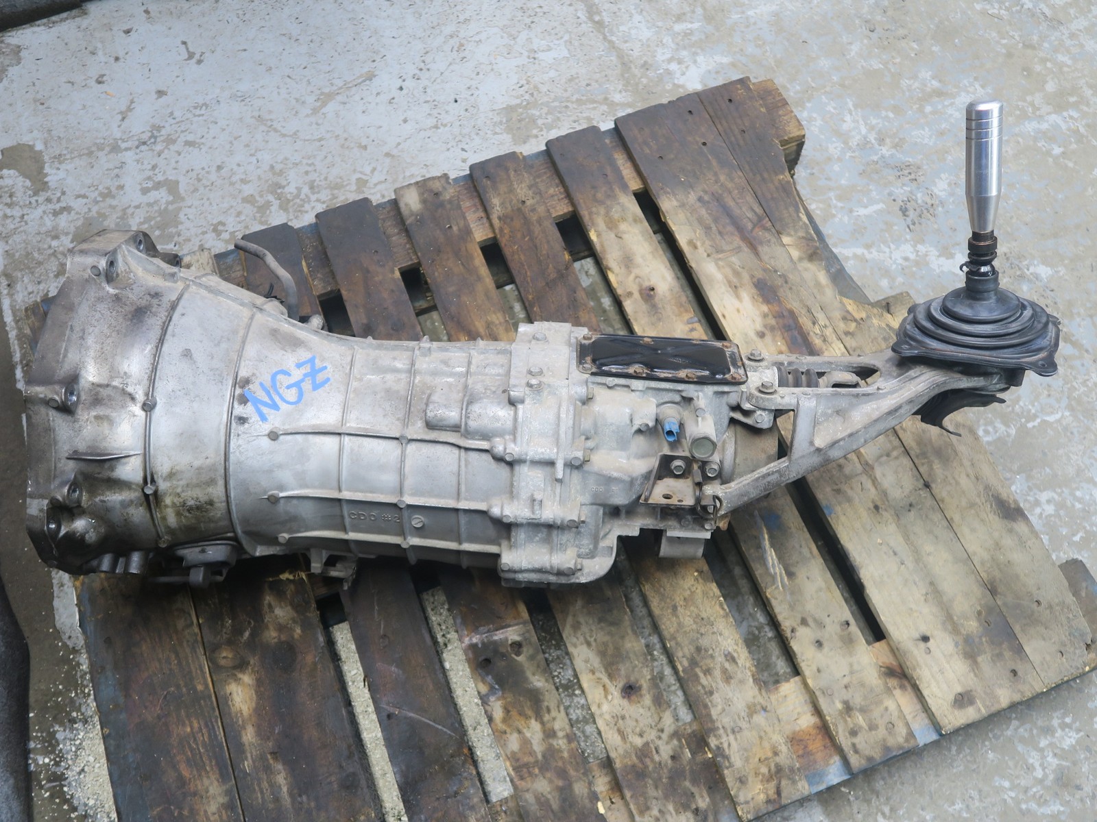 05-06 NISSAN Z33 350Z FS6R31A M/T MANUAL TRANSMISSION W GEAR SHIFTER OEM