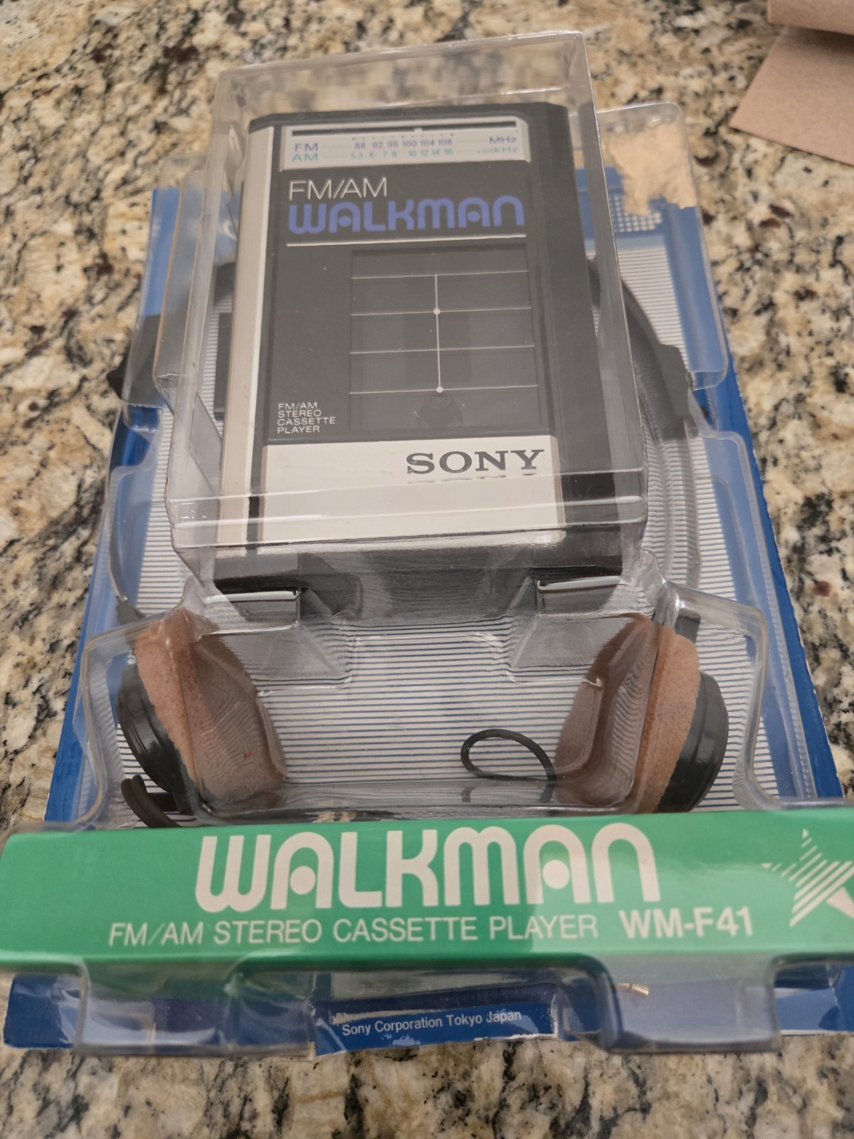 Sony Walkman WM-F41 FM/AM Stereo Cassette Player Works