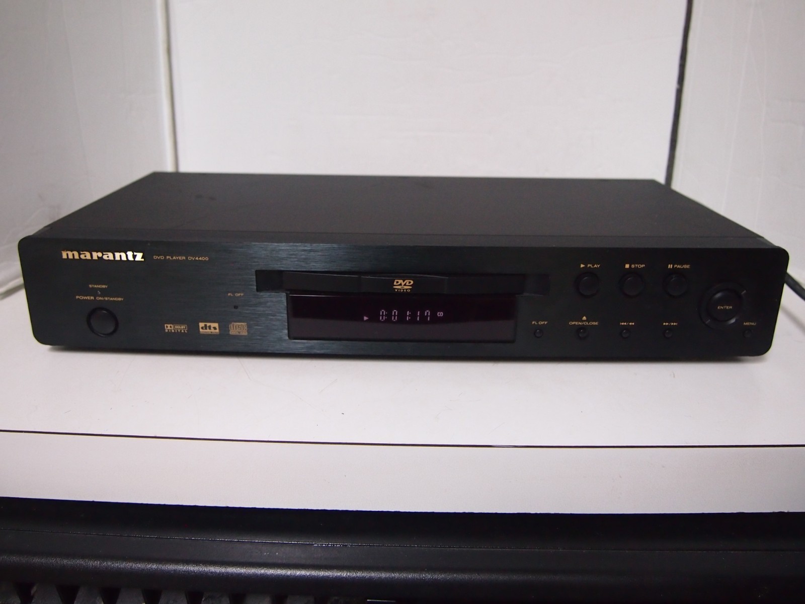 MARANTZ CD/DVD Player Model DV-4400 MARANTZ CD/DVD Player Model DV-4400