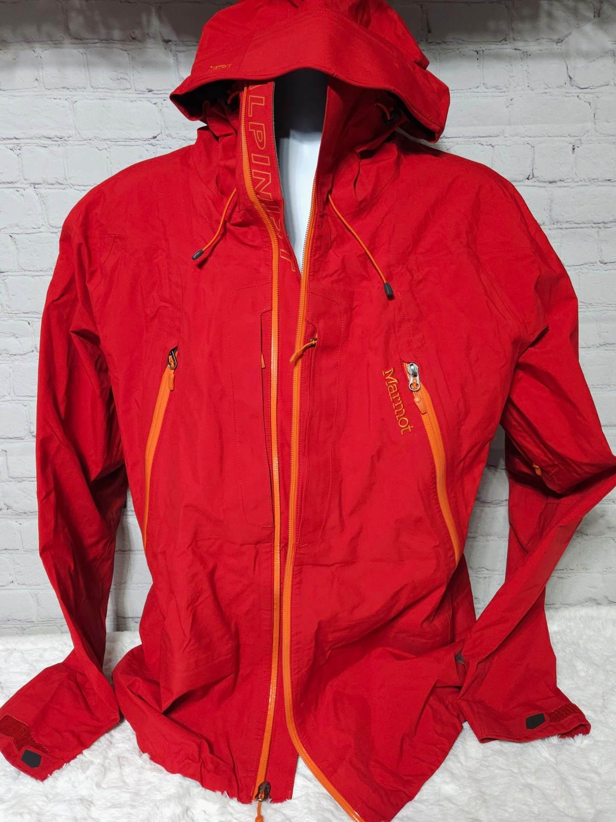 Marmot GORE-TEX Men\'s Hooded Waterproof Jacket Size L Red Full Zip Logo
