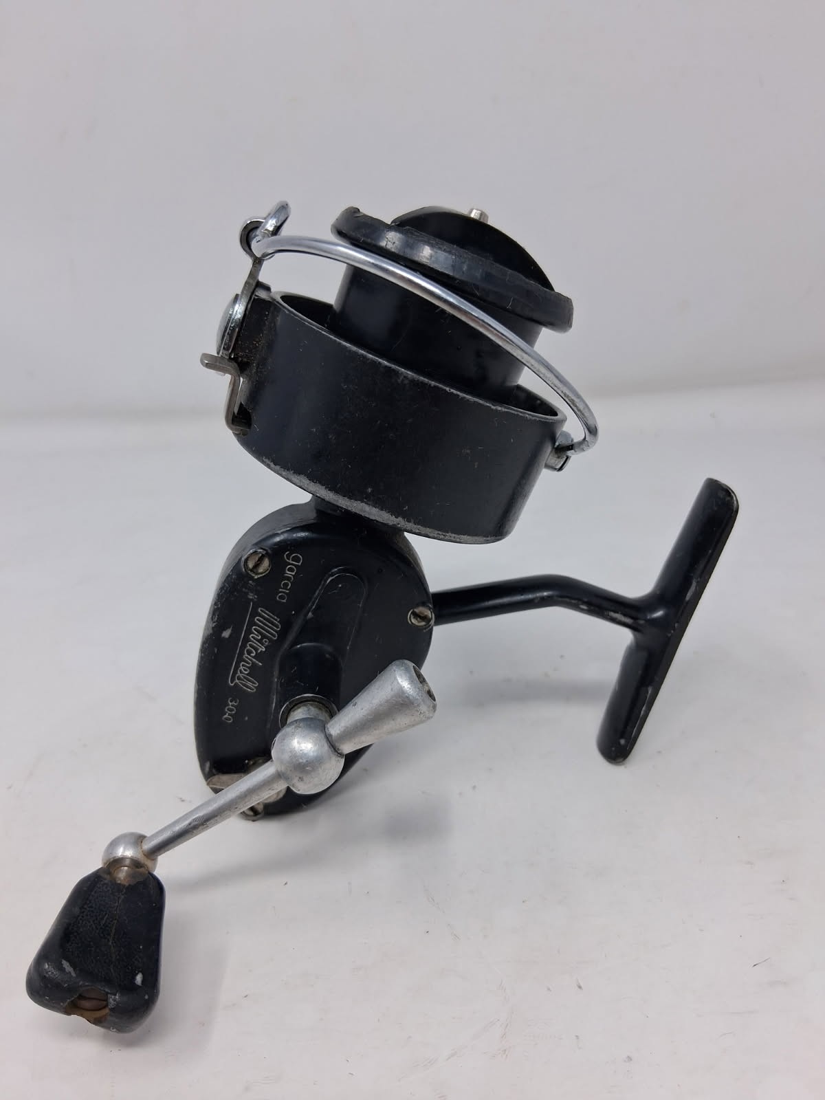 Vintage Garcia Mitchell 300 Fishing Spinning Reel Made in France. O Vintage Garcia Mitchell 300 Fishing Spinning Reel Made in France. O