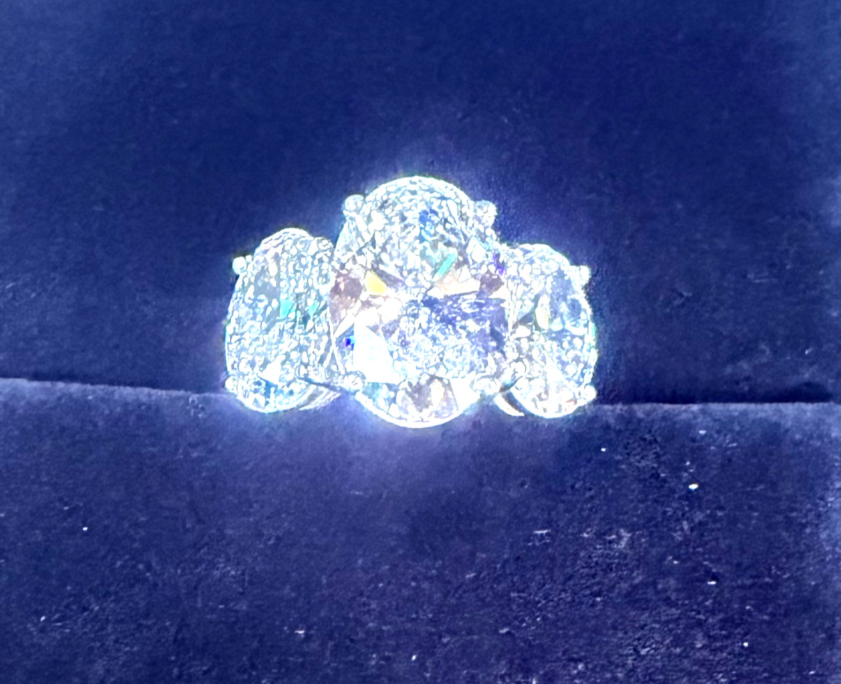 6Ct.TTW Oval IGI Certified Lab grown Diamonds Ring set in 14 Gold 6Ct.TTW Oval IGI Certified Lab grown Diamonds Ring set in 14 Gold