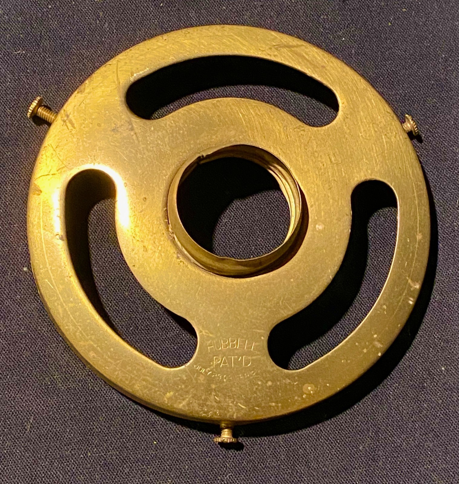 CLEAN Brass 1904 Antique 4” Fitter Hubbell Shade Holder Ring Original Set Screws