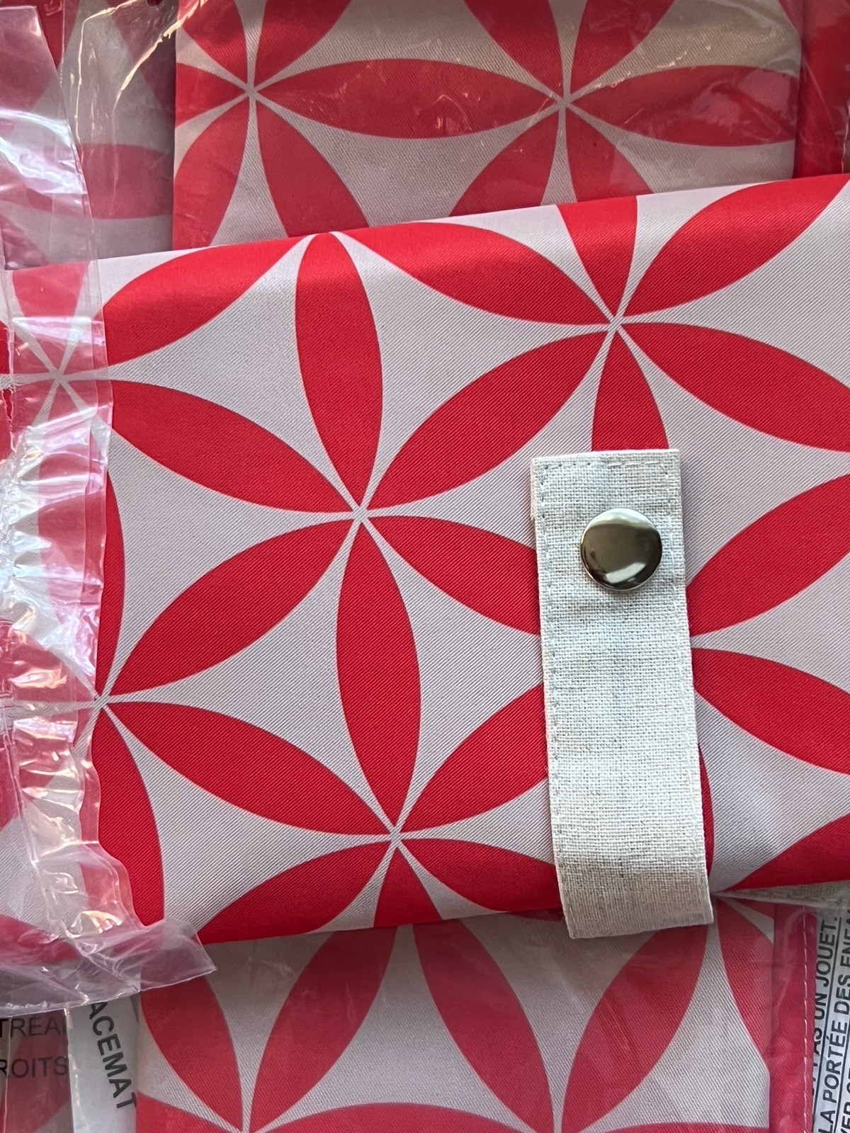 4 FUNKY Avon 60’s Roll up Orange & Ivory Placemats W/ Zip Pocket 4 Utensils. NWT