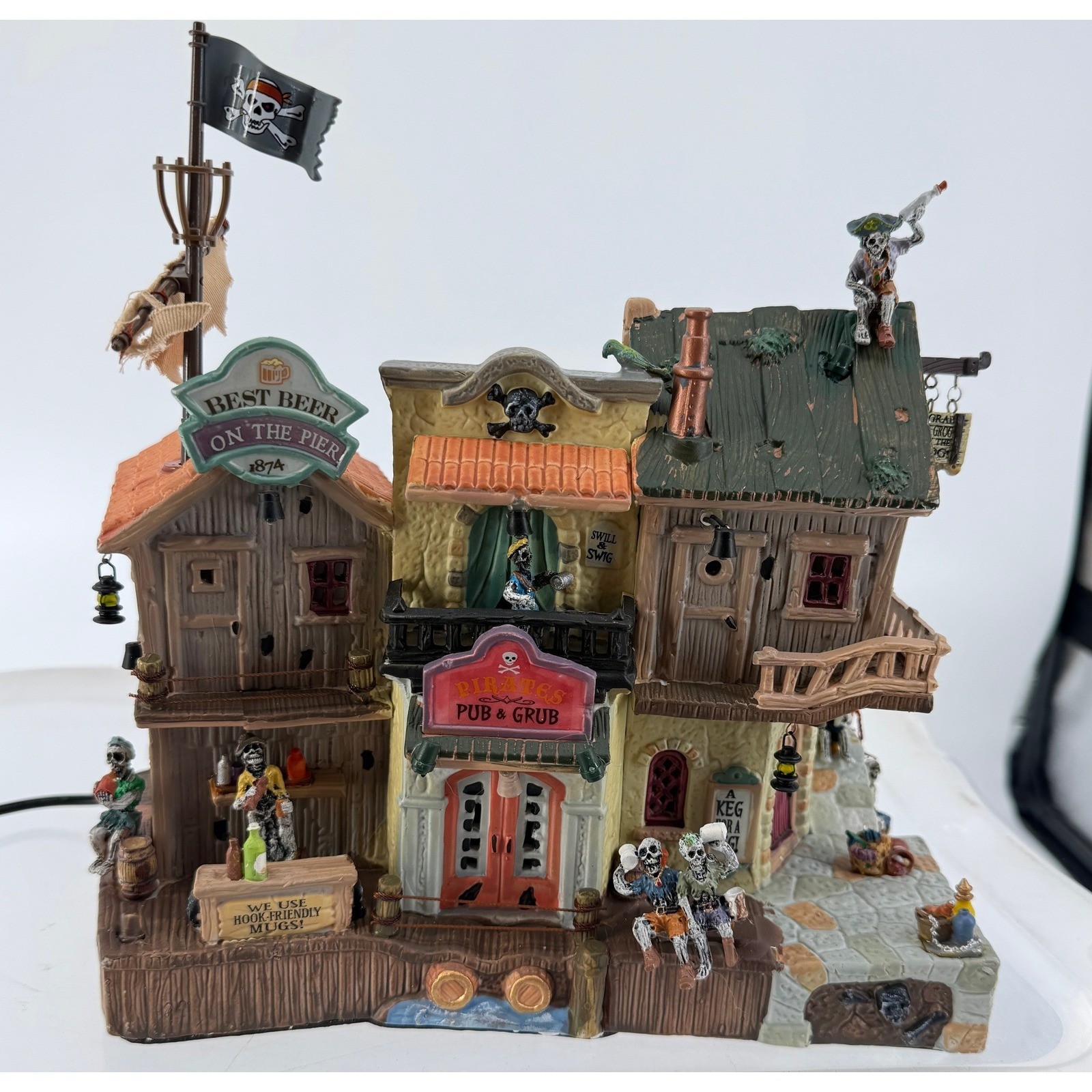 Lemax Spooky Town Pirates Pub & Grub Lighted Animated Musical Halloween Village