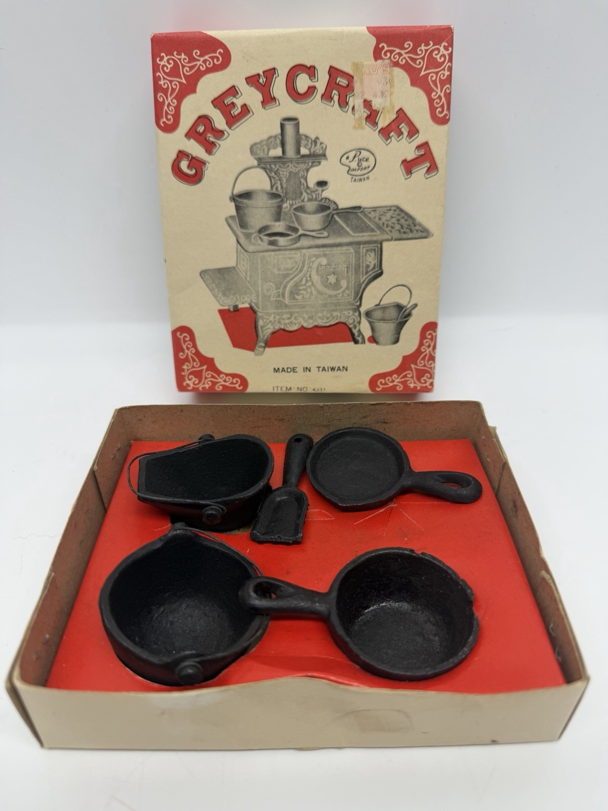 Vintage GREYCRAFT Cast Iron Pots & Pans Miniature Toy Kitchen Set w/ Box