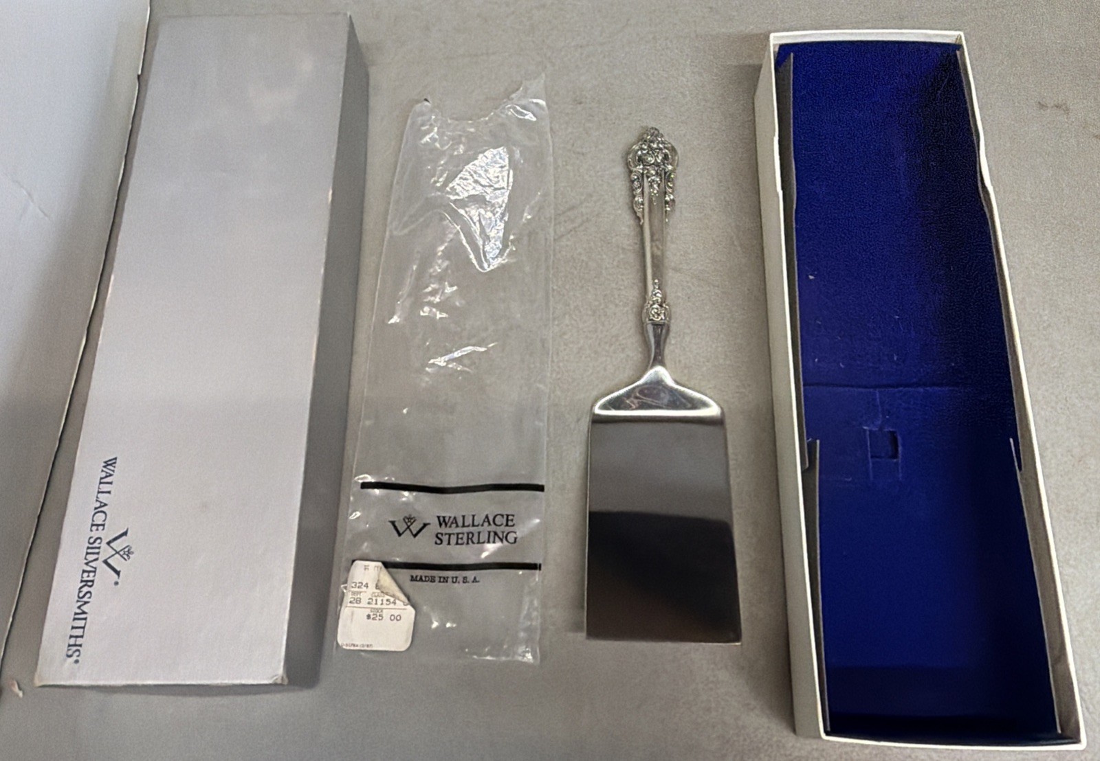 Grande Baroque by Wallace Sterling Silver Handle Lasagna Server 10 1/8\