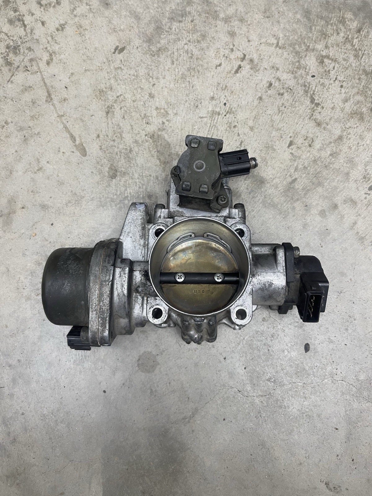 3.5L 03-06 HYUNDAI SANTA FE 01-05 XG350 04-06 AMANTI THROTTLE BODY E0T70472 OEM
