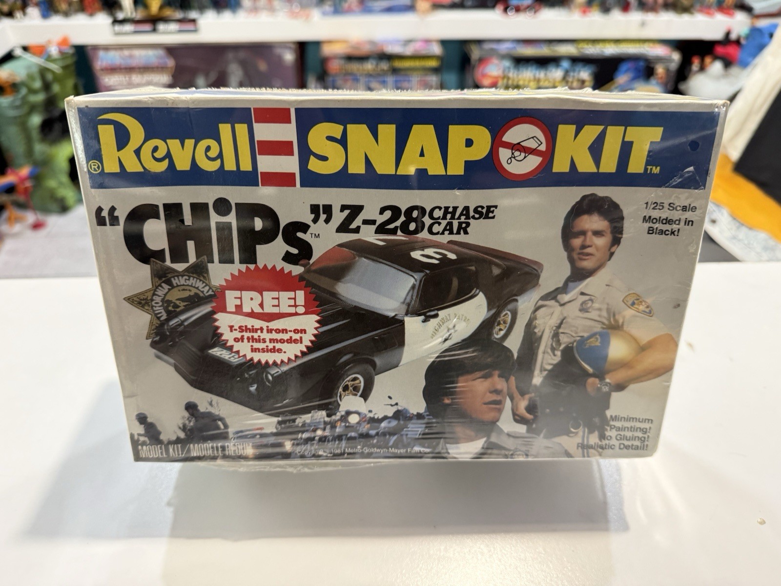 Chips Z-28 Chase Car SEALED Snap Model Kit With t-shirt /Iron On TV RARE Chips Z-28 Chase Car SEALED Snap Model Kit With t-shirt /Iron On TV RARE