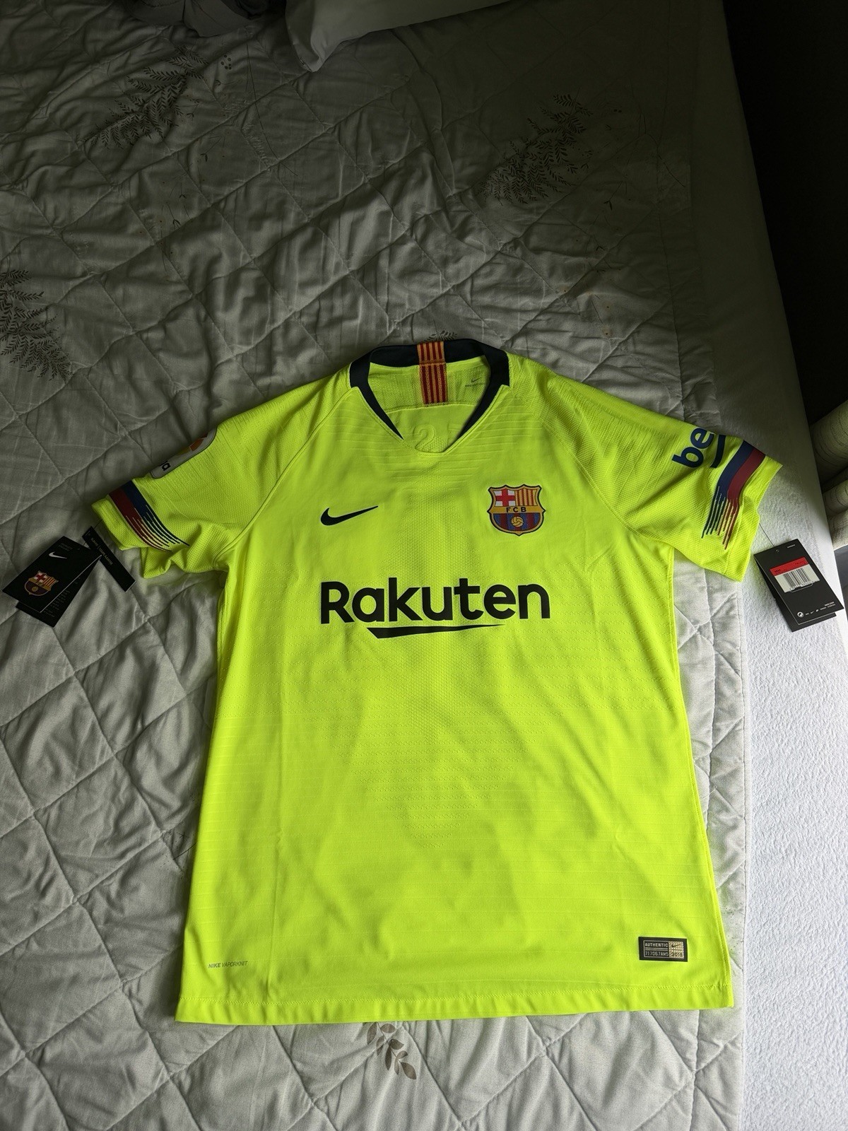 Nike FC Barcelona 2018/19 Messi #10 Away Jersey VaporKnit Authentic L BNWT RARE Nike FC Barcelona 2018/19 Messi #10 Away Jersey VaporKnit Authentic L BNWT RARE