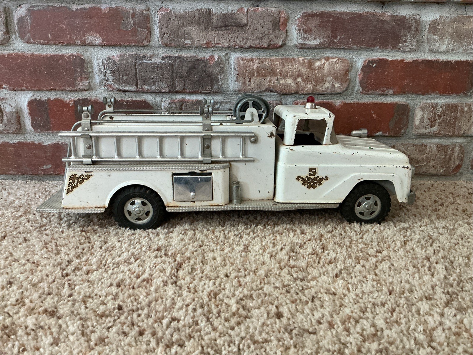 Vintage Tonka #5 Suburban Pumper Truck White