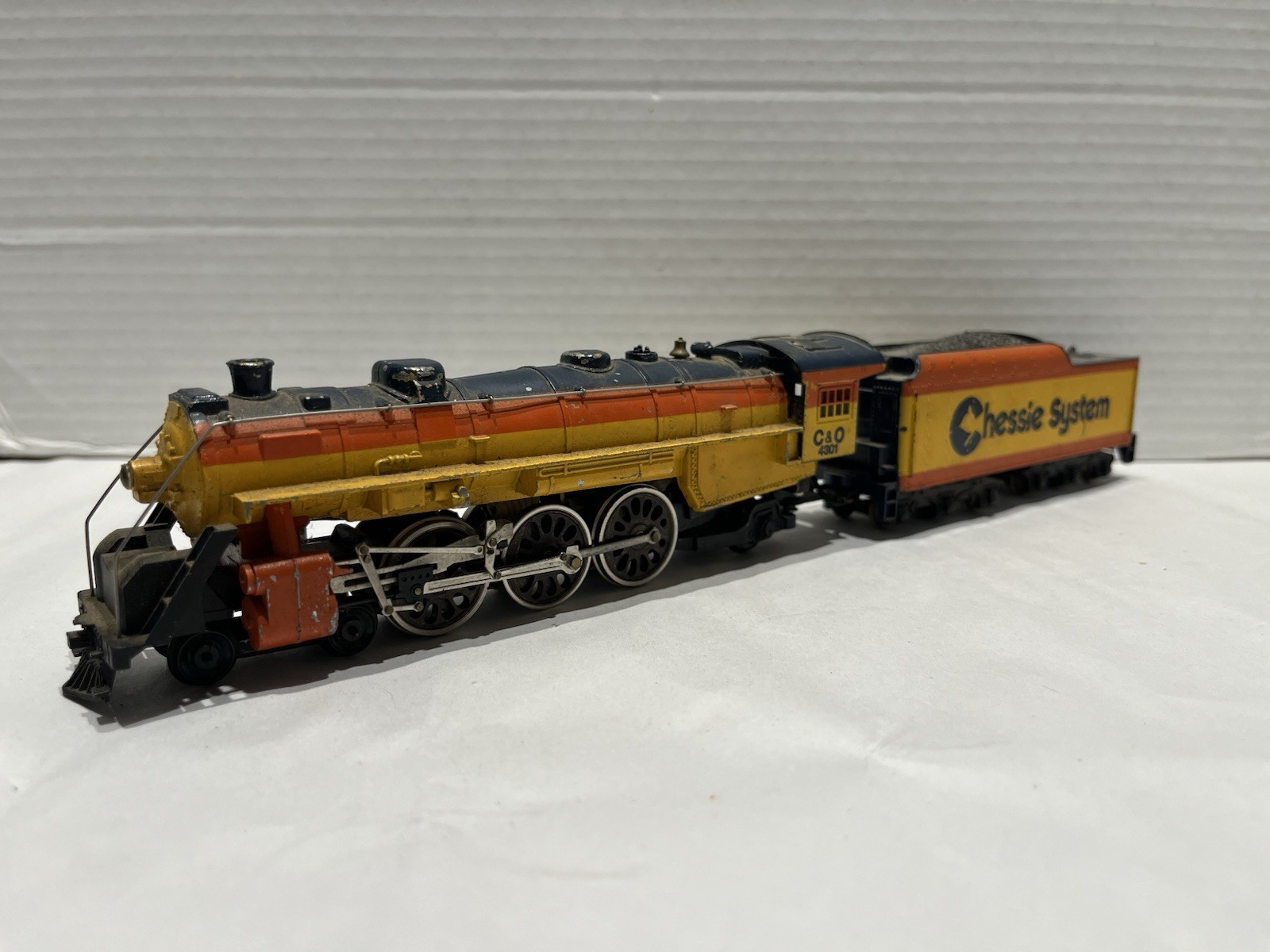 Tyco Mantua C & O 4301 Chessie System 4-6-2 Steam Locomotive Runs