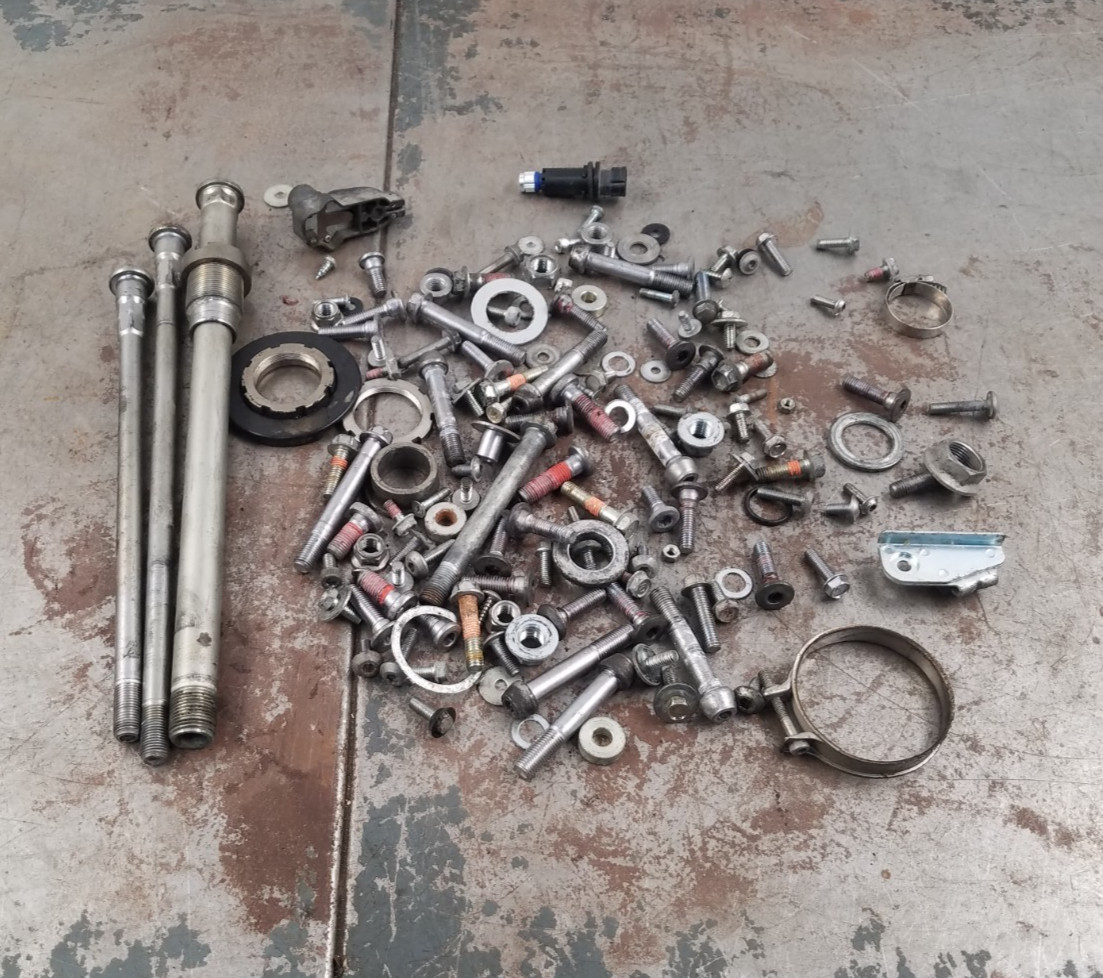2007 06 11 Kawasaki Ninja ZX14 Misc Bolts / Hardware #9248 H7
