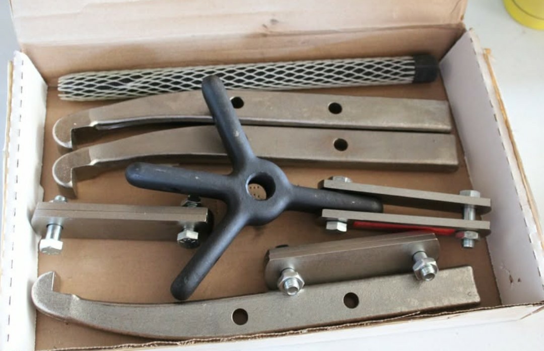 OTC Tool 1041 2/3 Jaw 13 Ton Mechanical Grip-O-Matic Puller OTC Tool 1041 2/3 Jaw 13 Ton Mechanical Grip-O-Matic Puller
