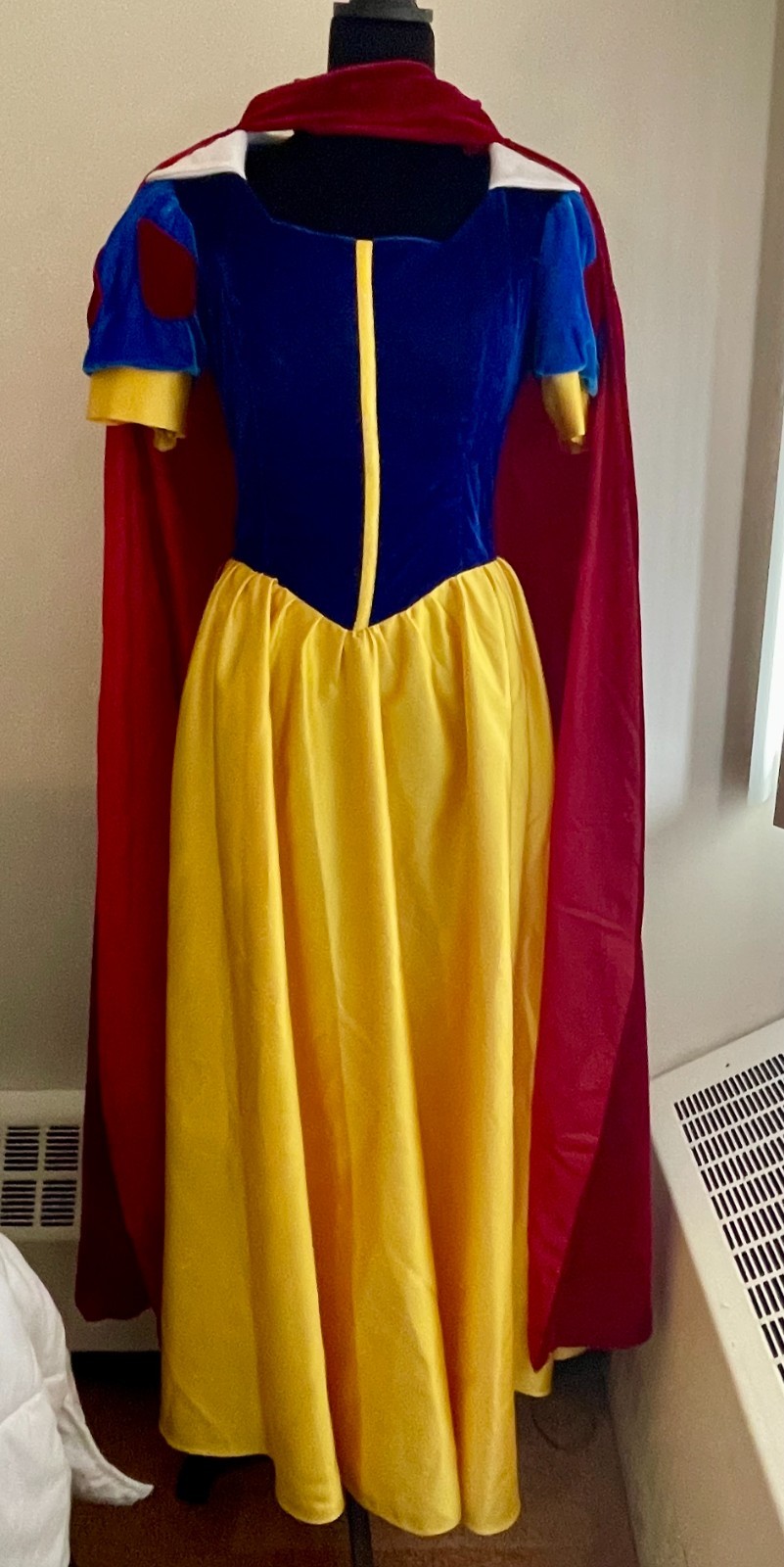 Cosplay Snow White Costume- XS custom made-Pristine Condition Cosplay Snow White Costume- XS custom made-Pristine Condition