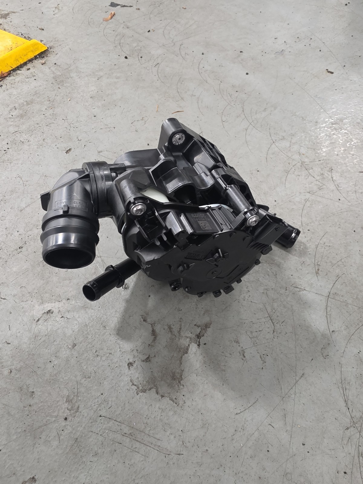 Hyundai Kona Elantra 2.0L Genuine Thermostat Housing 25600-2J110 2021-2023
