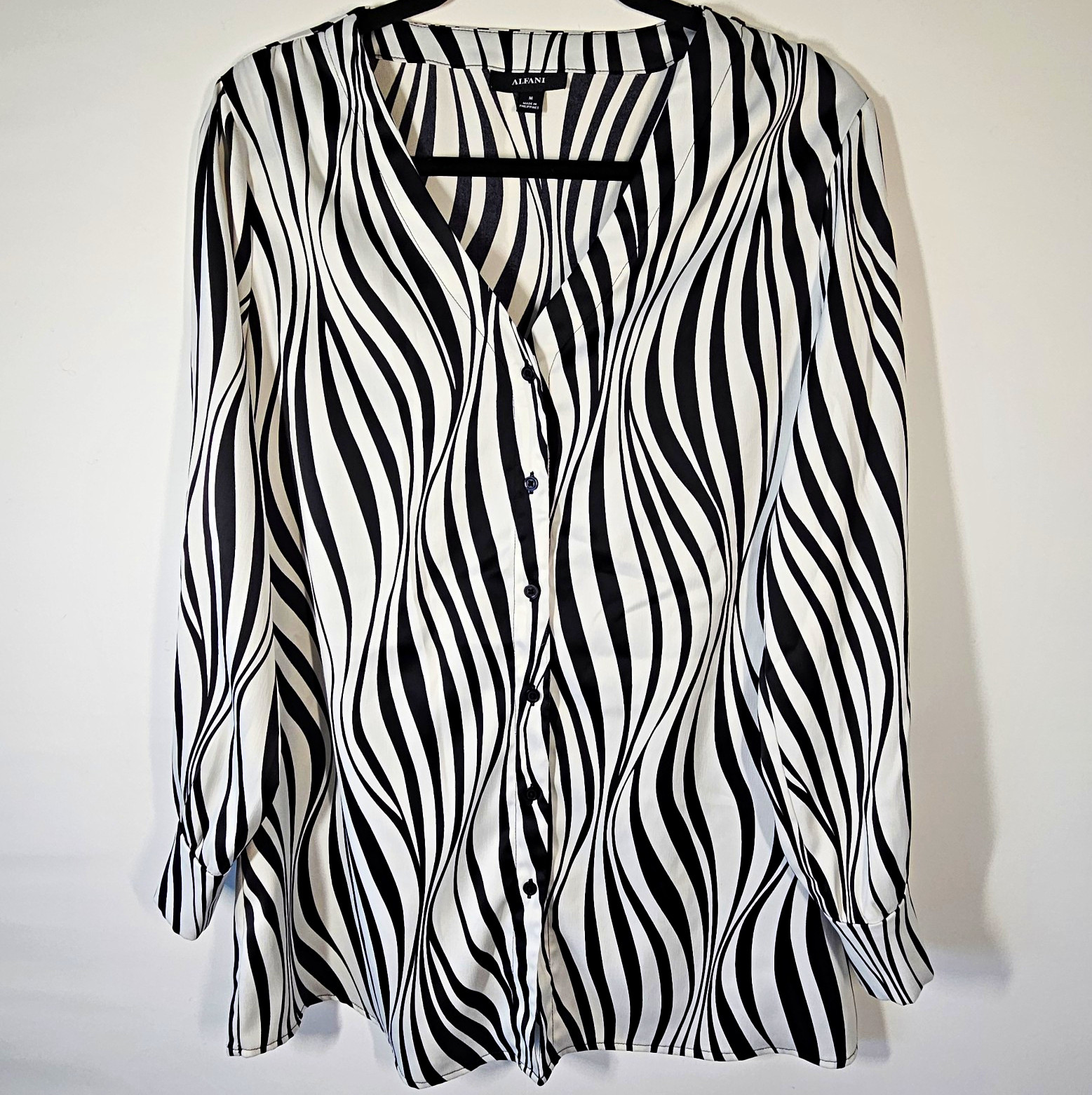 Alfani Women’s M Black/White Zebra Print Long Sleeve Blouse