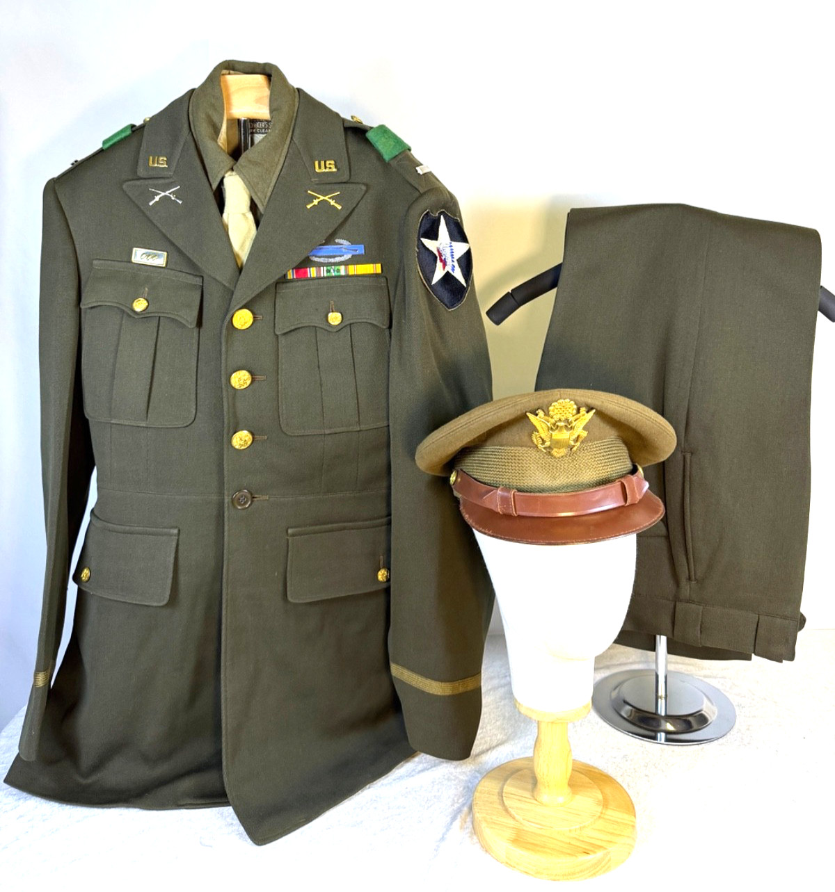 WWII US ARMY OFFICER UNIFORM SET NAMED 1942 COAT 2ND INFANTRY DIVISION PATCH