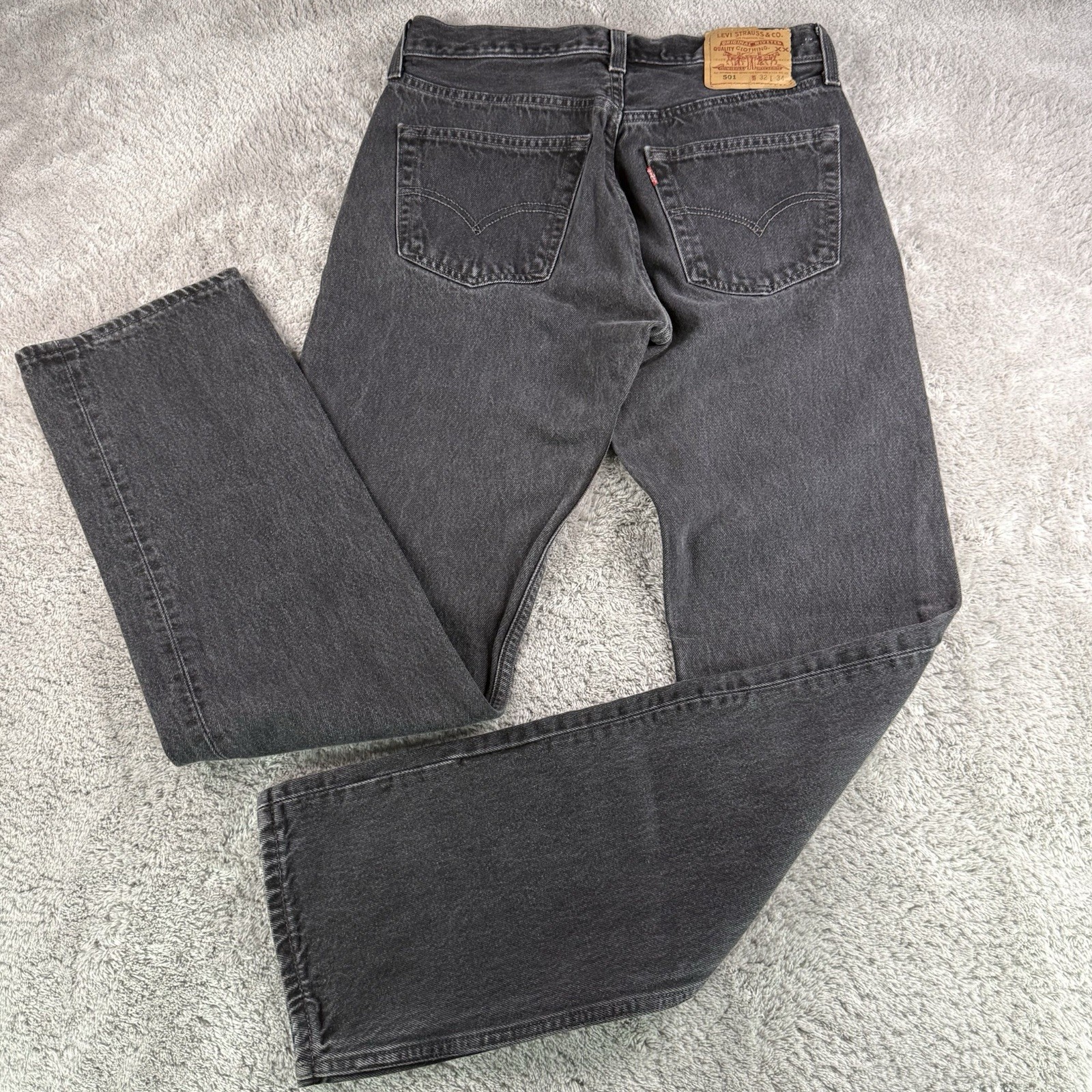 Levi’s Vintage 501 Jeans Mens 32x34 Black Made USA Button Fly Straight Leg Denim Levi’s Vintage 501 Jeans Mens 32x34 Black Made USA Button Fly Straight Leg Denim