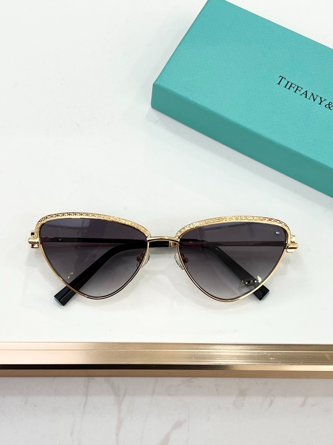Tiffany & Co. Style Cat Eye Sunglasses - Luxury Crystal Metal Frame Women's Tiffany & Co. Style Cat Eye Sunglasses - Luxury Crystal Metal Frame Women's