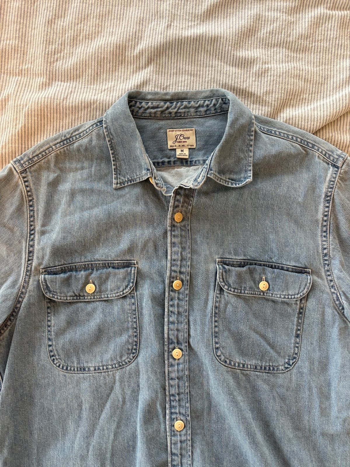 J.Crew Men\'s Light Wash Denim Work Shirt, Size M — Two Pocket J.Crew Men\'s Light Wash Denim Work Shirt, Size M — Two Pocket