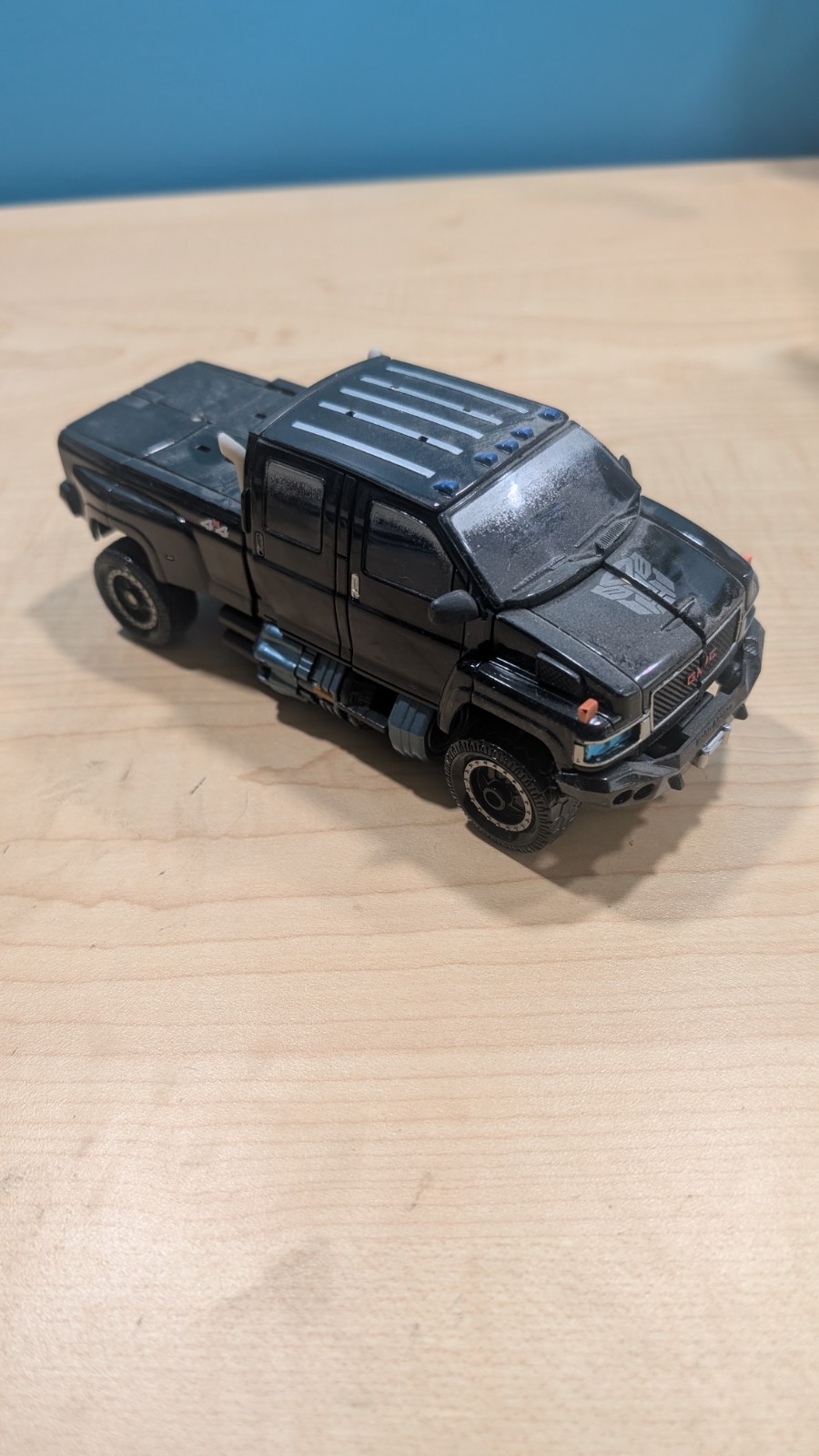 Transformers Movie Voyager Ironhide GMC Topkick Complete Transformers Movie Voyager Ironhide GMC Topkick Complete