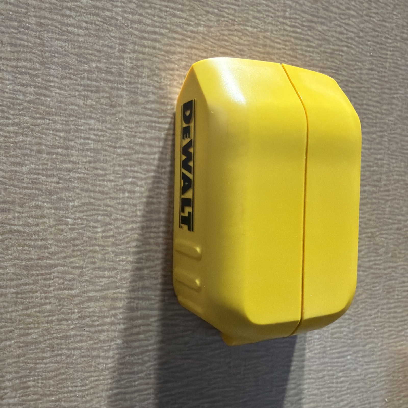DEWALT DCB092 12V/20V MAX* USB Power Source Genuine Works With Heated Jacket