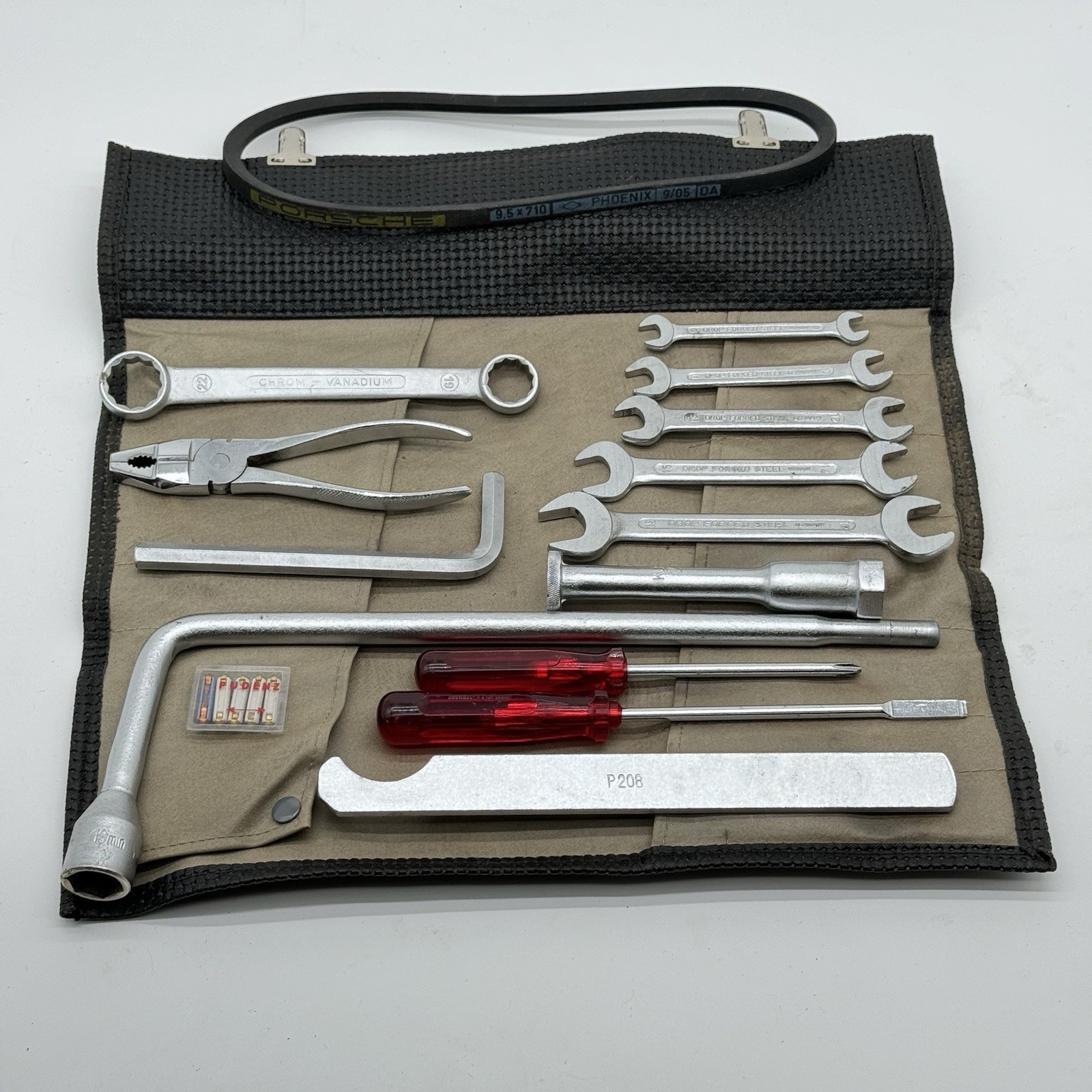 NOS 1970-1972 Porsche 911 ORIGINAL Tool Kit Roll Bag GENUINE Complete Toolkit NOS 1970-1972 Porsche 911 ORIGINAL Tool Kit Roll Bag GENUINE Complete Toolkit