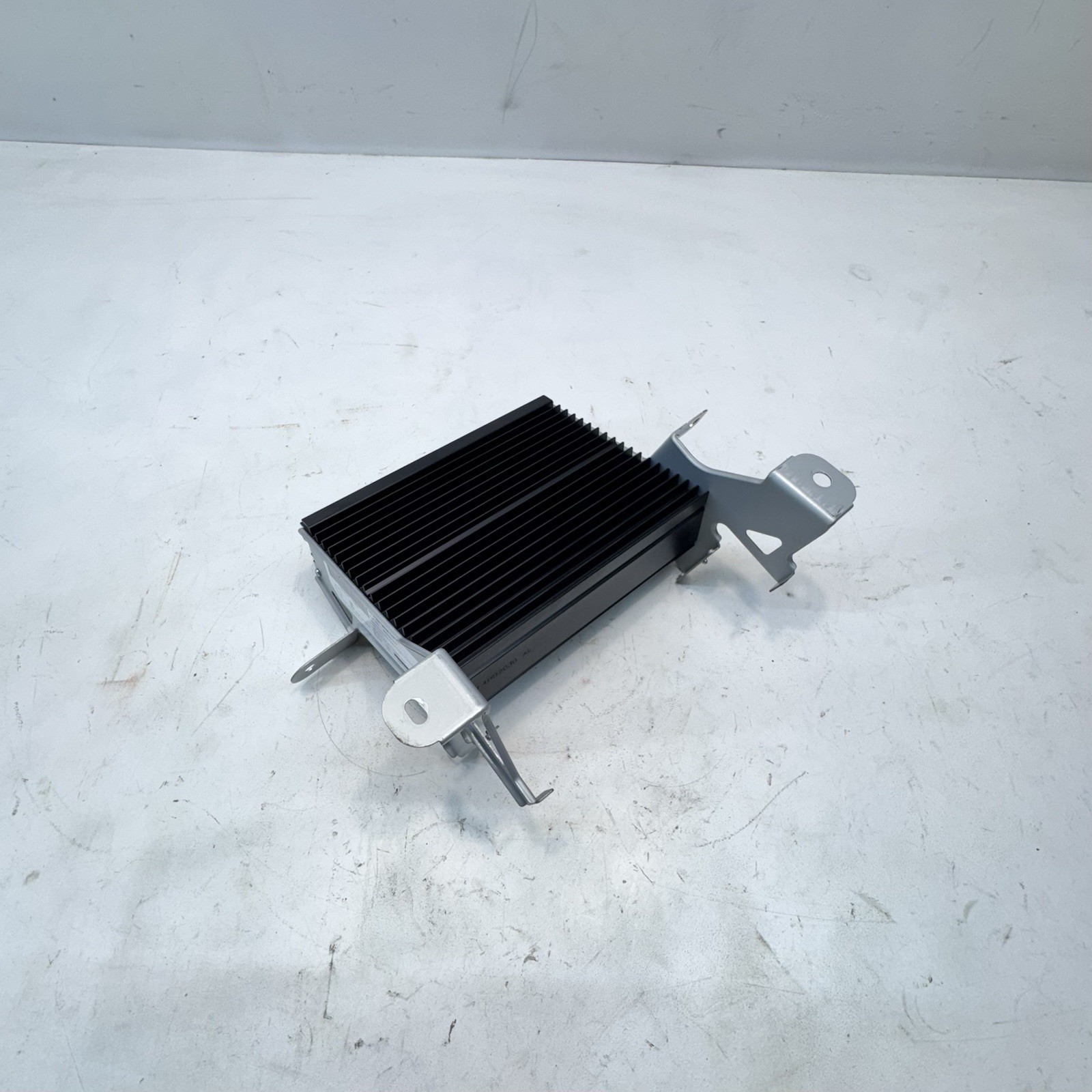2021-2024 HONDA ODYSSEY RADIO AUDIO SOUND AMPLIFIER AMP 39186-THR-A21 OEM 2021-2024 HONDA ODYSSEY RADIO AUDIO SOUND AMPLIFIER AMP 39186-THR-A21 OEM