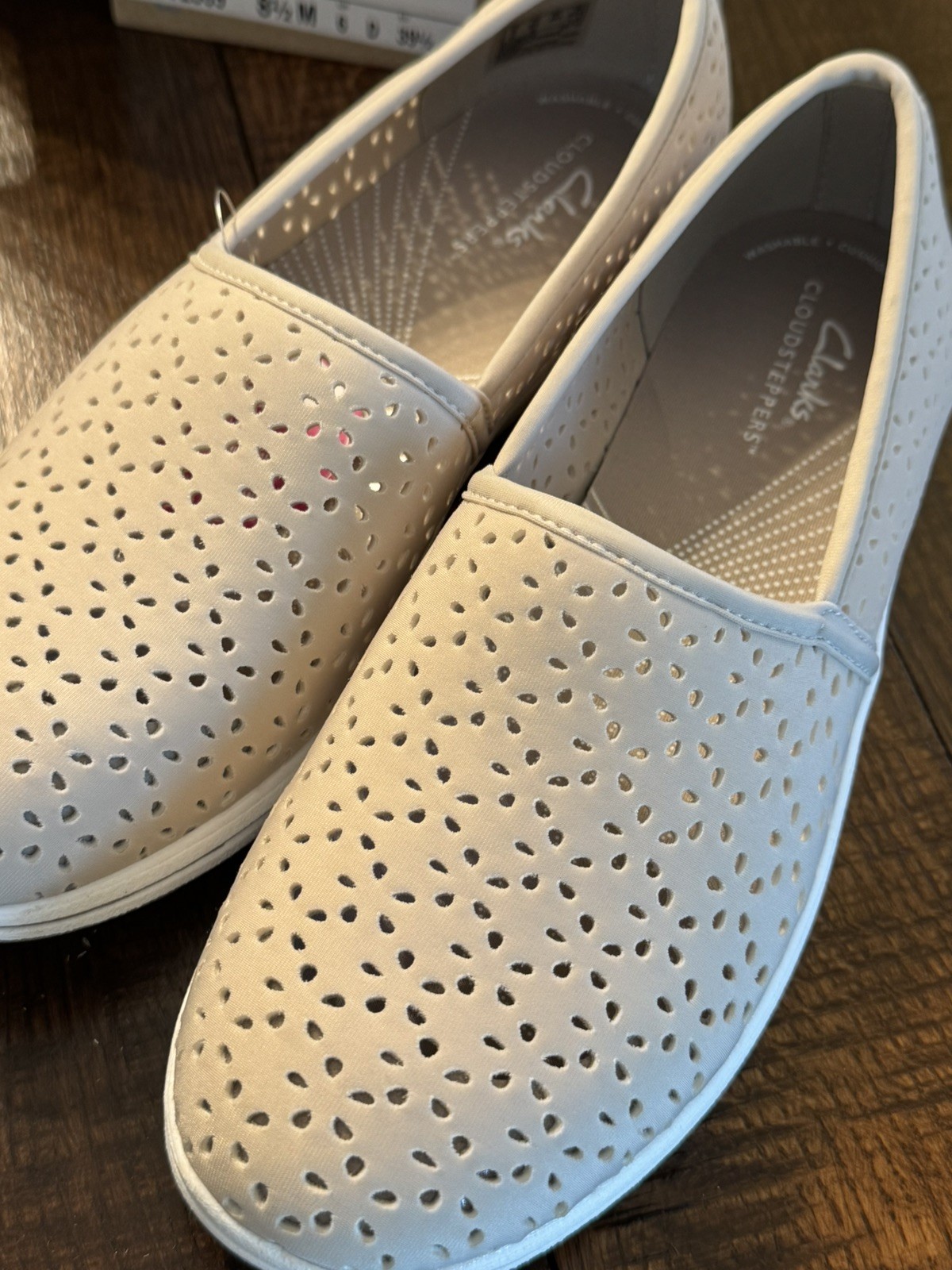 Clarks Cloudsteppers Breeze Emily Flat Slip-On Light Taupe Comfort 8.5 M Clarks Cloudsteppers Breeze Emily Flat Slip-On Light Taupe Comfort 8.5 M