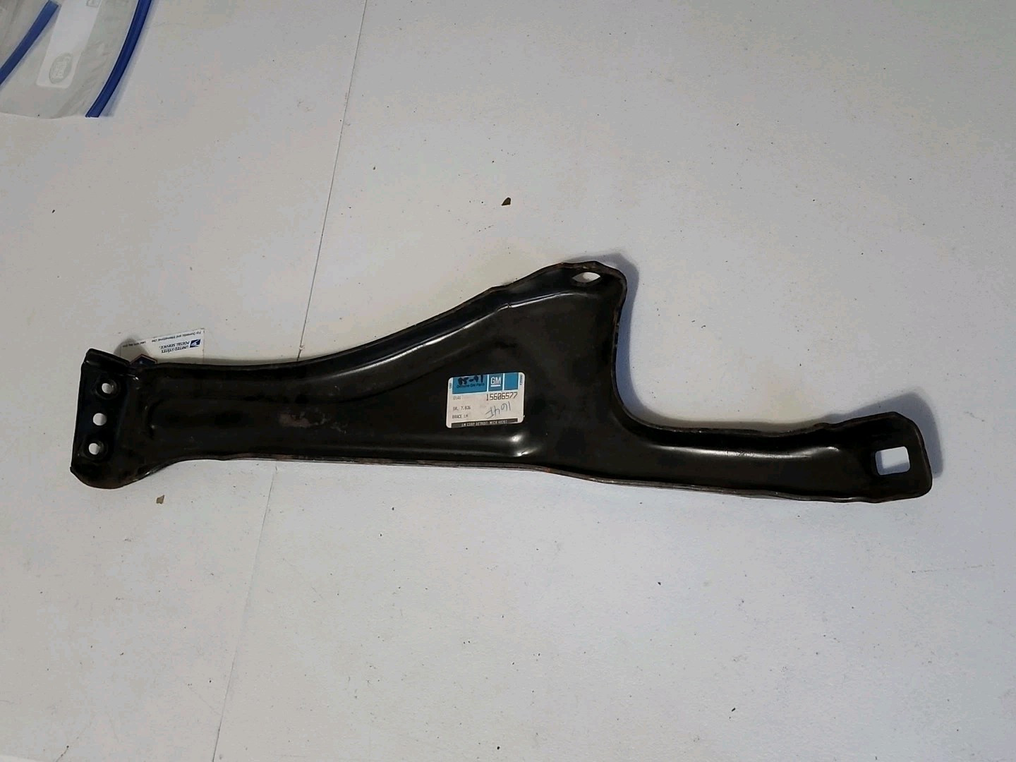 NOS 1985-91 Chevy Blazer/Suburban Driver Side Bumper Brace FRONT GM 15606577 OEM NOS 1985-91 Chevy Blazer/Suburban Driver Side Bumper Brace FRONT GM 15606577 OEM