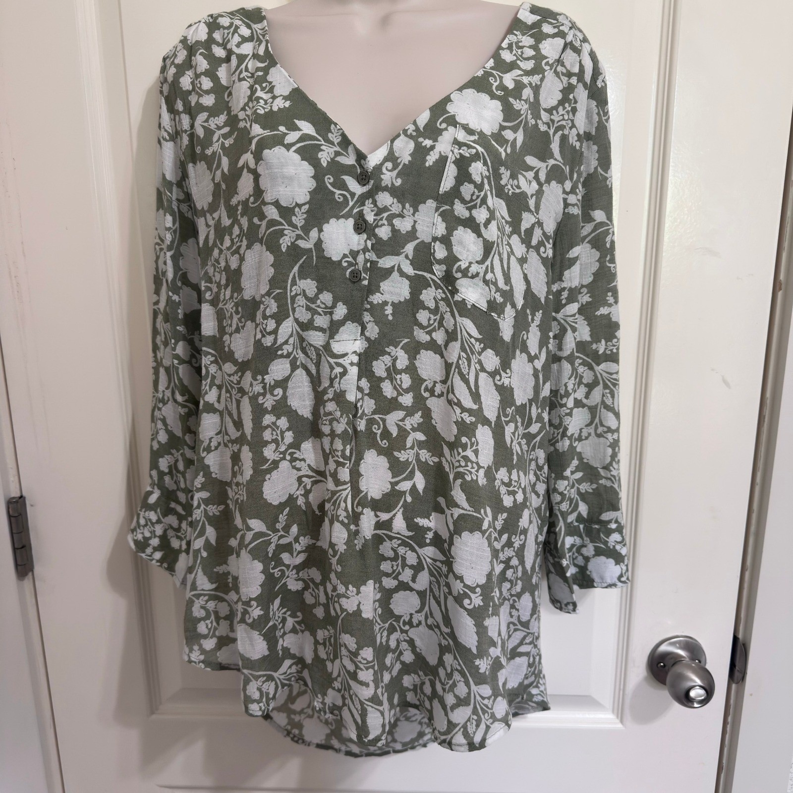Fred David XL Sage Green Floral Blouse Women\'s Henley Boho Cottage NWT
