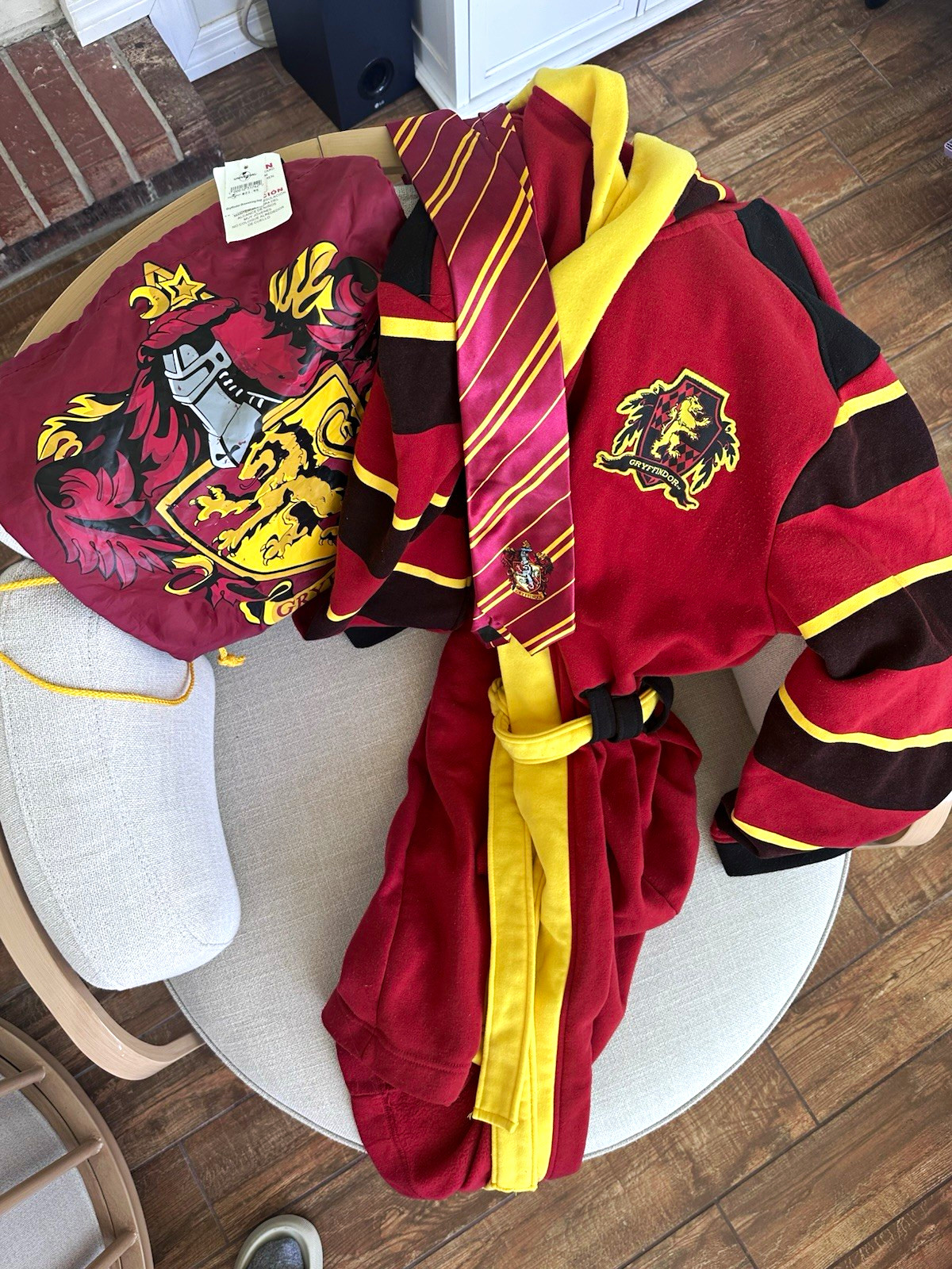 3-pieceOfficial Harry Potter bundle-hooded fleece robe L, tie, & drawstring bag 3-pieceOfficial Harry Potter bundle-hooded fleece robe L, tie, & drawstring bag
