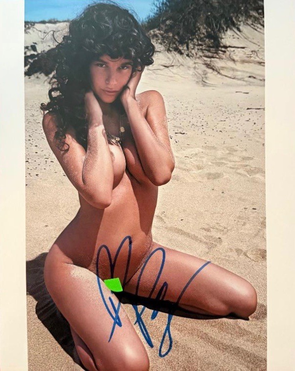PAZ dE La HUERTA SIGNED 8 X 10 COLOR PHOTO KNOWN FOR BOARDWALK EMPIRE HBO SERIES