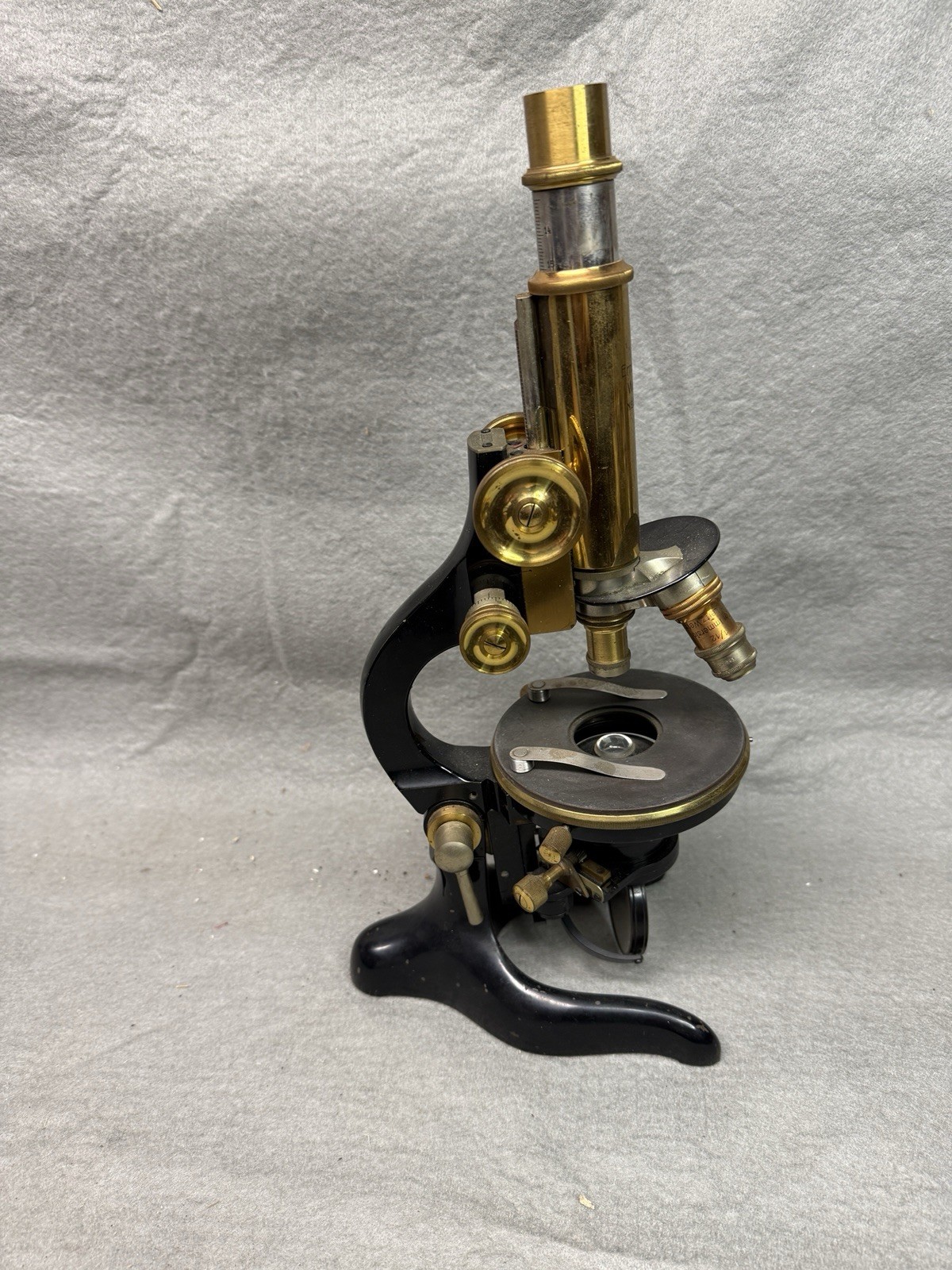 ANTIQUE 1923-24 ERNST LEITZ WETZLAR CAST IRON & BRASS MICROSCOPE NO. 205403