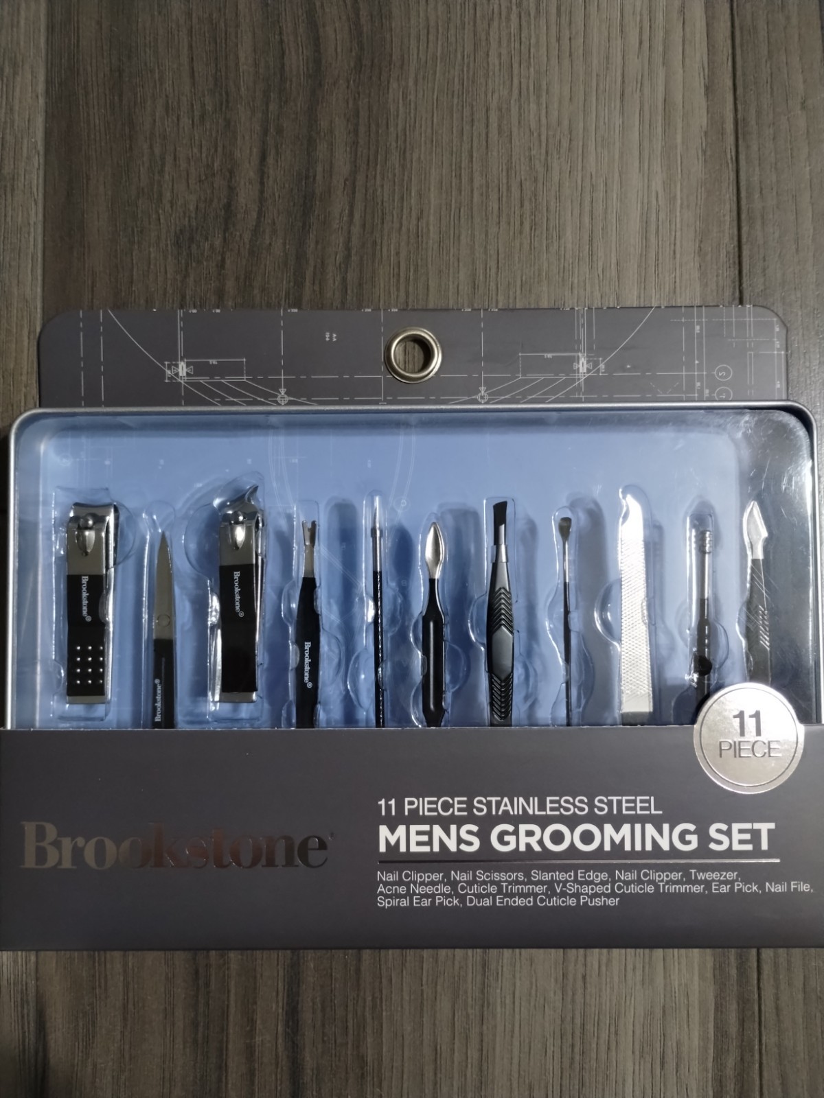 Brookstone 11 Piece Men\'s Grooming Set