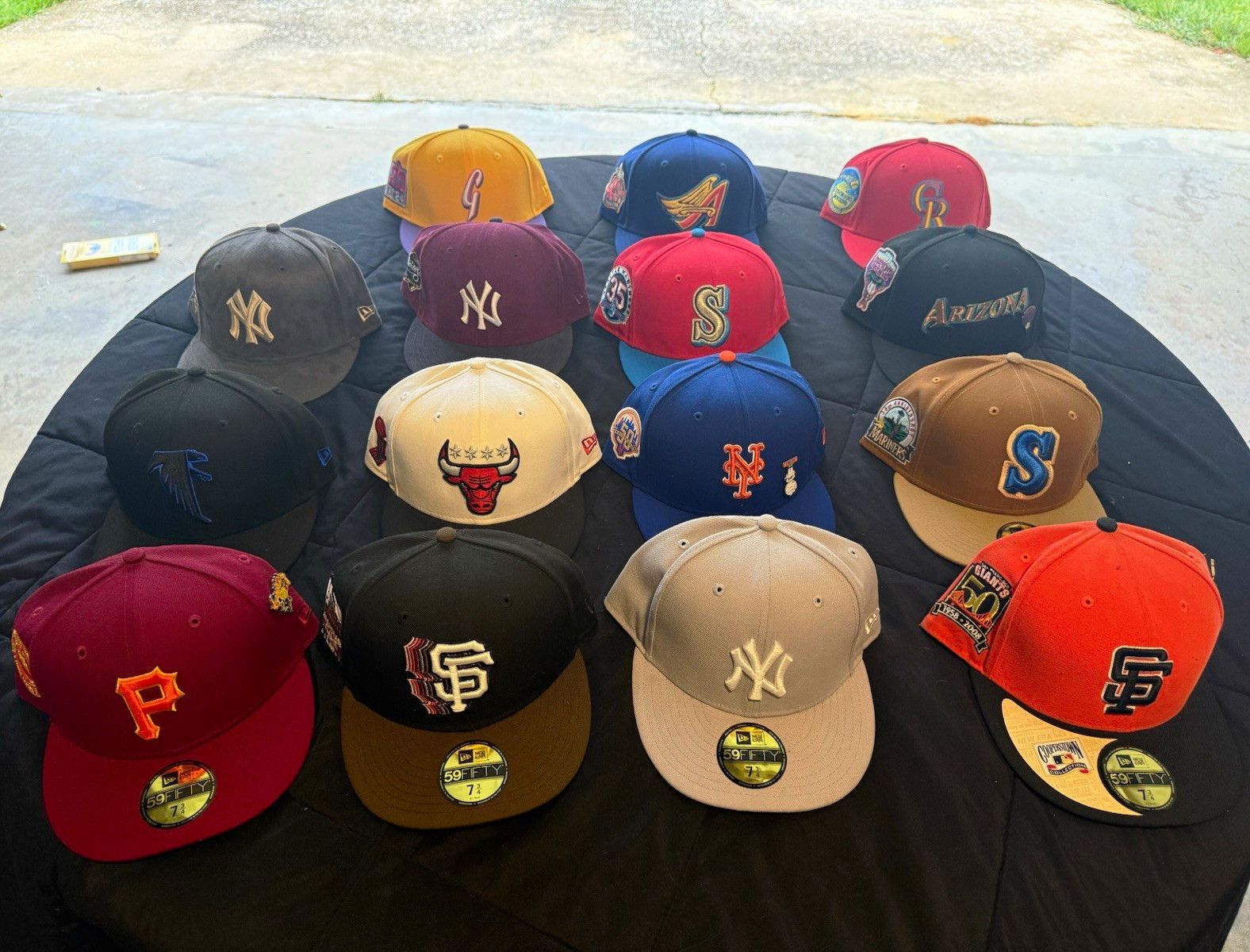 15 New Era 59FIFTY 7 3/4 lot (14 size 7 3/4) & (1 size 8) with side patches 15 New Era 59FIFTY 7 3/4 lot (14 size 7 3/4) & (1 size 8) with side patches
