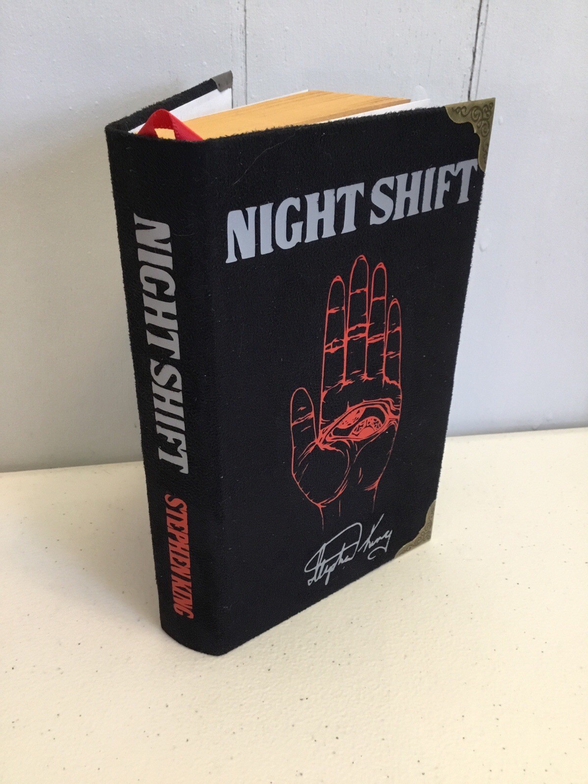 Night Shift, Stephen King, Hand Bound in Suede, Deluxe Hardcover Edition Night Shift, Stephen King, Hand Bound in Suede, Deluxe Hardcover Edition