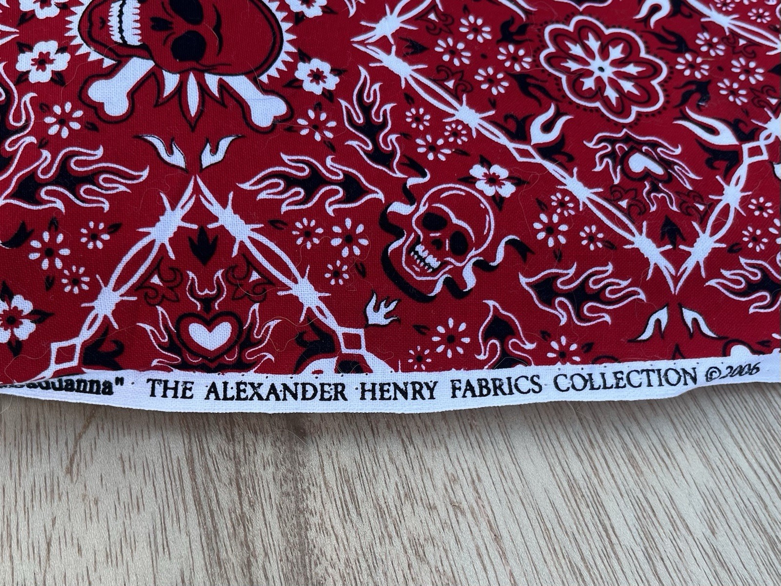 ALEXANDER HENRY Baddanna FABRIC Red SKULL Flames Crossbone 2006 ALEXANDER HENRY Baddanna FABRIC Red SKULL Flames Crossbone 2006