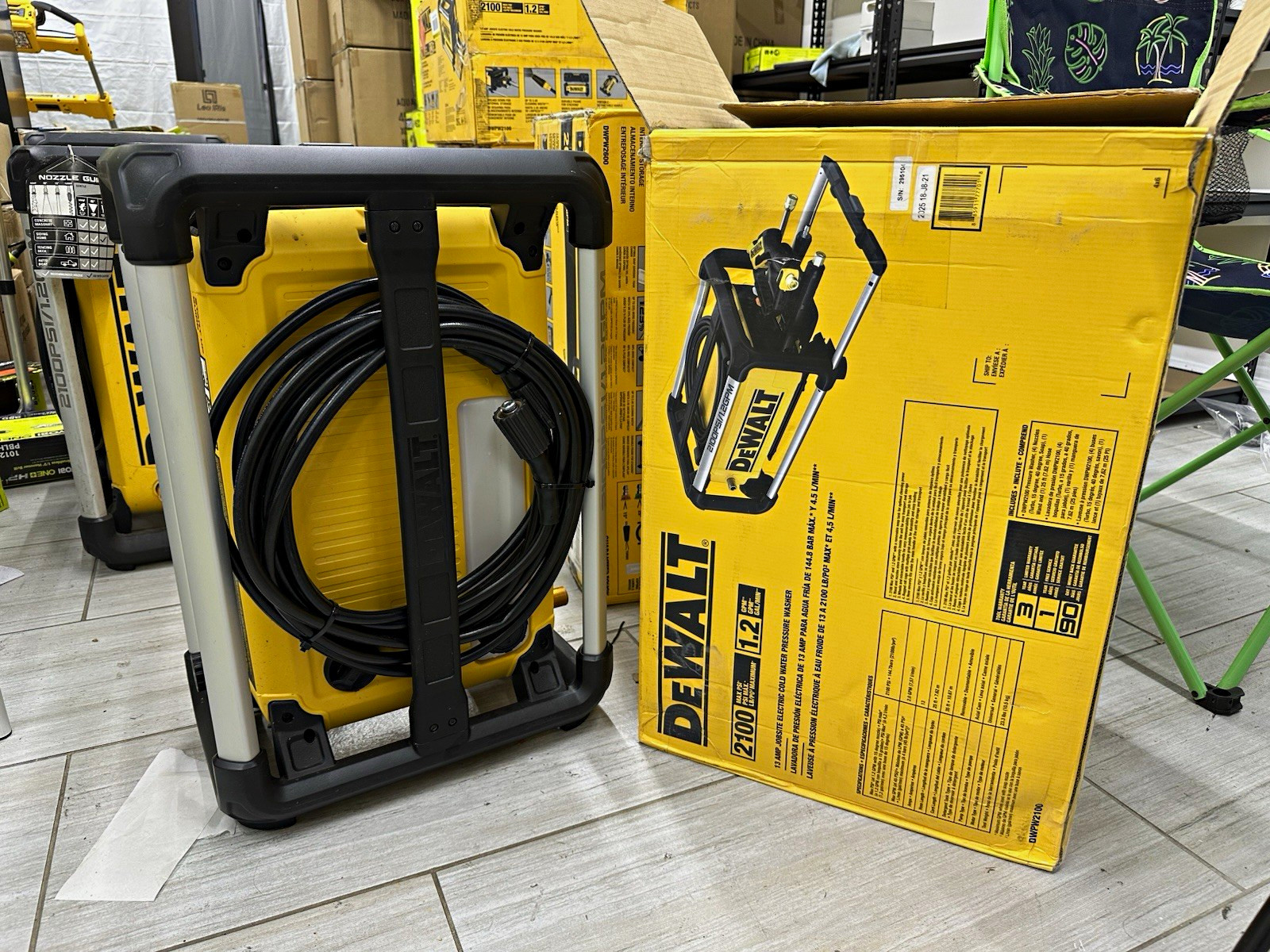 DEWALT DWPW2100 2100 PSI Corded Electric Cold Water Pressure Washer Hose/Gun DEWALT DWPW2100 2100 PSI Corded Electric Cold Water Pressure Washer Hose/Gun