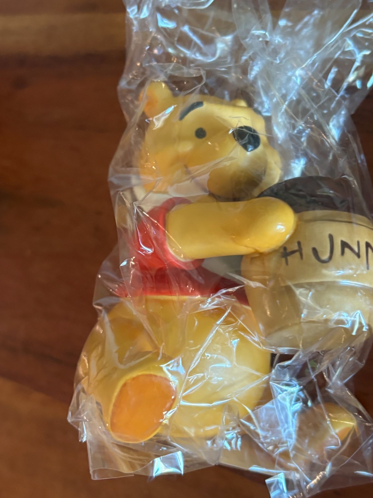 WDCC Time for Something Sweet Winnie the Pooh Bear COA & Pin