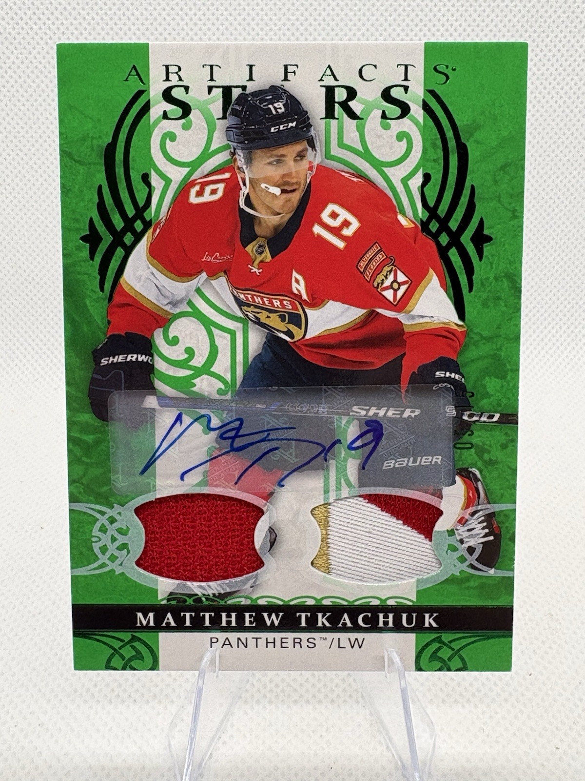 26-27 ARTIFACTS DUAL PATCH AUTO EMERALD MATTHEW TKACHUK 05/15 SSP