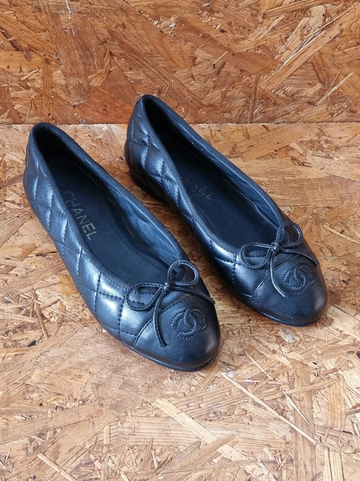 Chanel Black Quilted Leather Ballet Flats In Size 35C Chanel Black Quilted Leather Ballet Flats In Size 35C