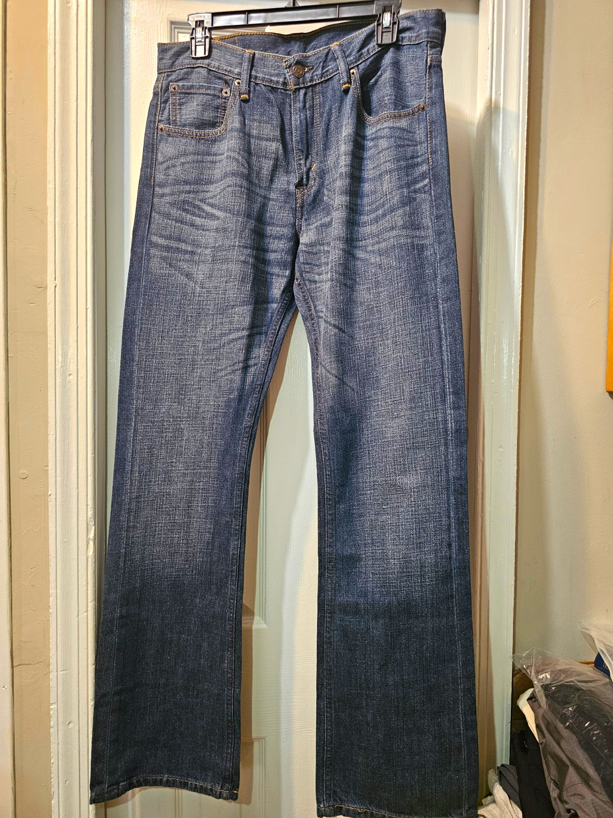 Men’s Levi’s 527 Bootcut Blue Denim Jeans Medium Wash 5-Pocket Zip Fly Men’s Levi’s 527 Bootcut Blue Denim Jeans Medium Wash 5-Pocket Zip Fly