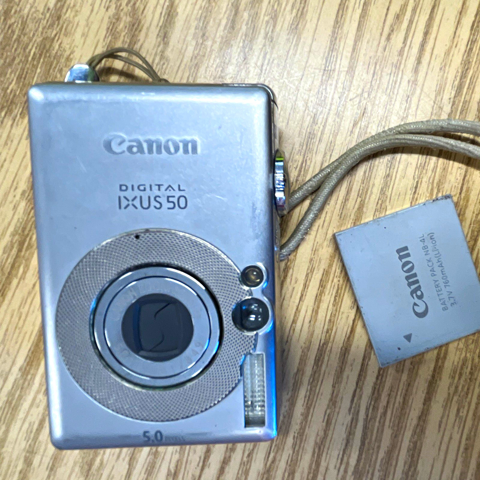 Canon IXUS 50 Compact Camera 5MP Silver 3x Optical Zoom 2\